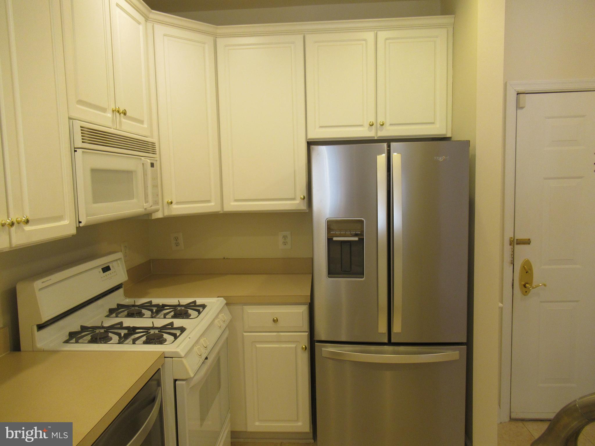 COURTHOUSE HILL - Residential Lease