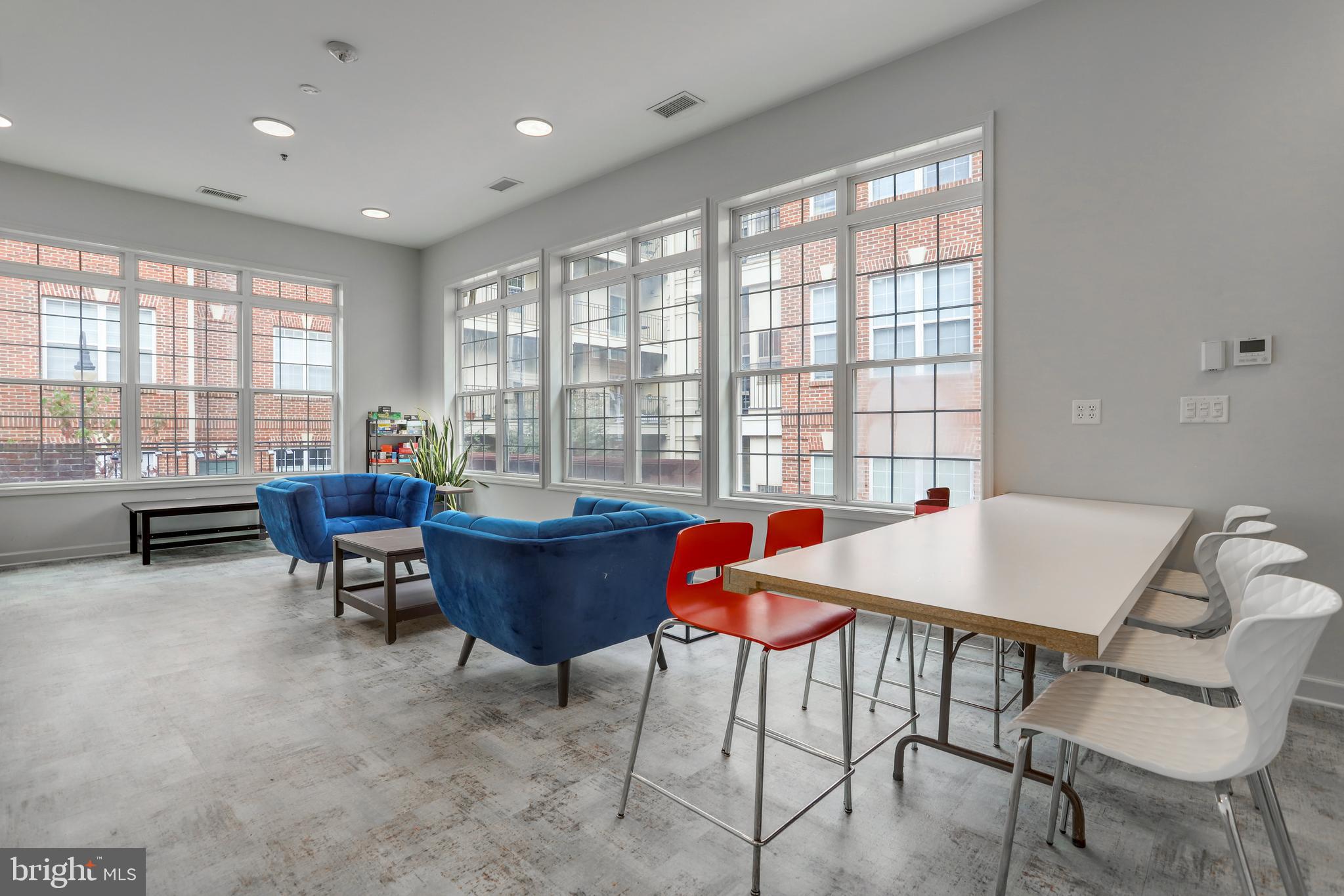 COURTHOUSE HILL - Residential Lease