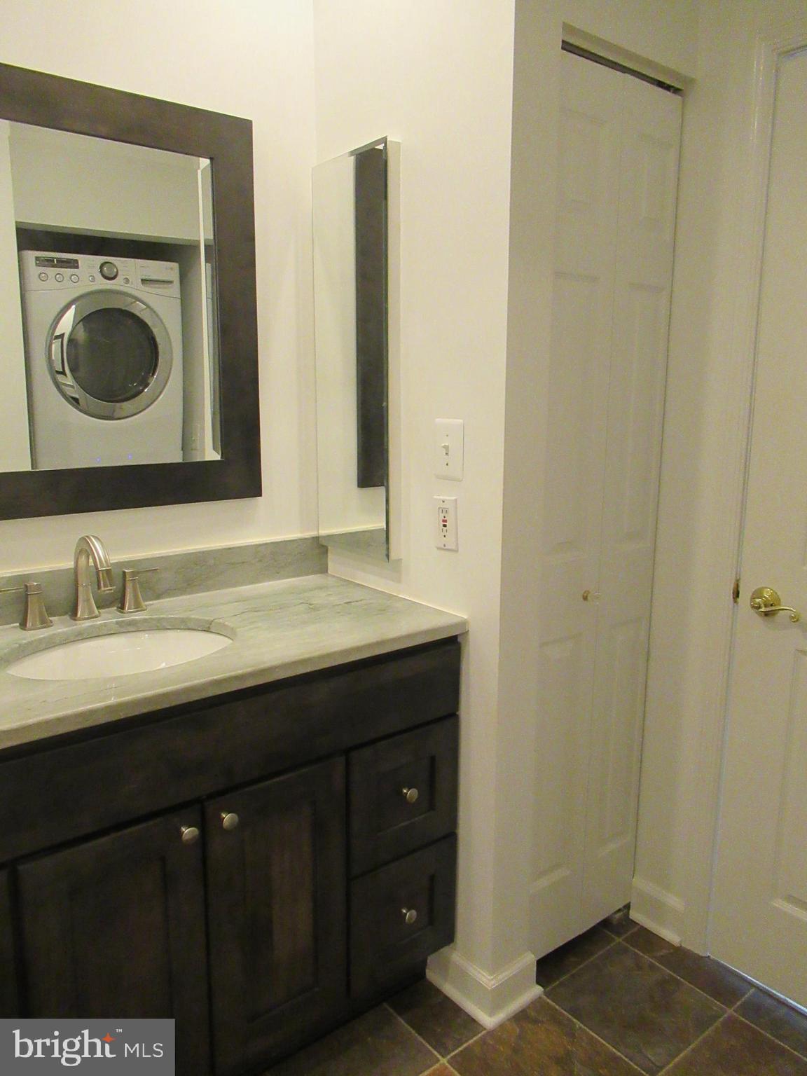 COURTHOUSE HILL - Residential Lease