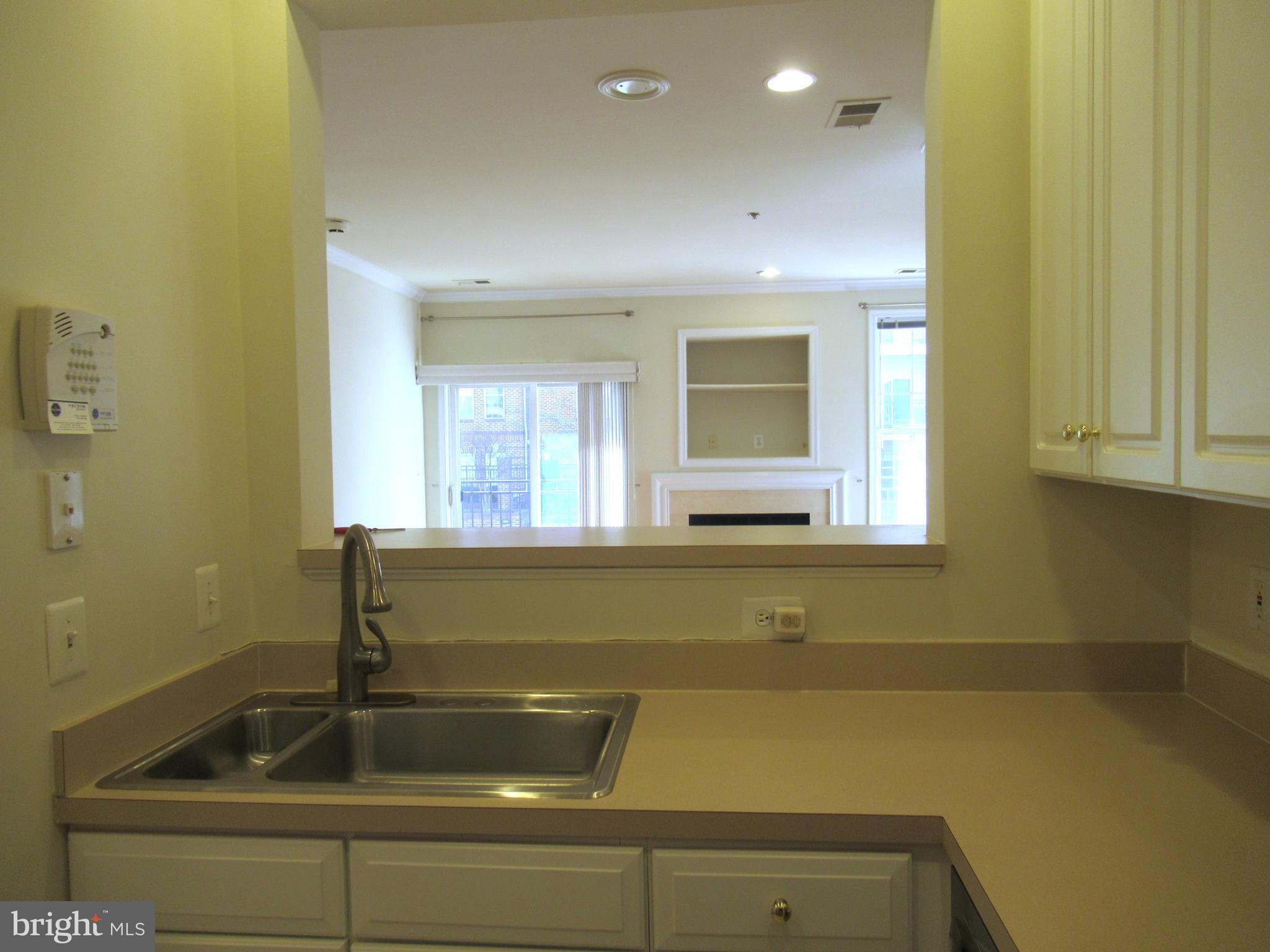 COURTHOUSE HILL - Residential Lease