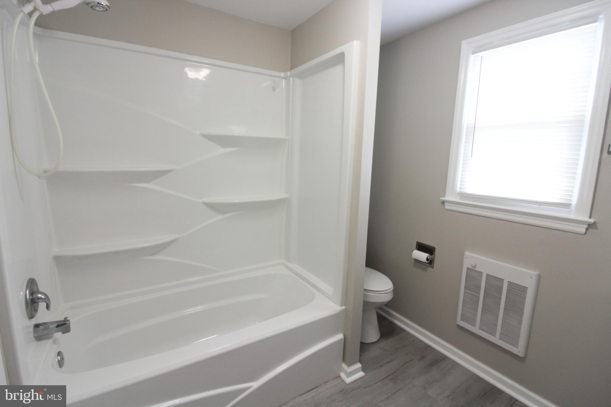 DUTCH LANE - Residential Lease