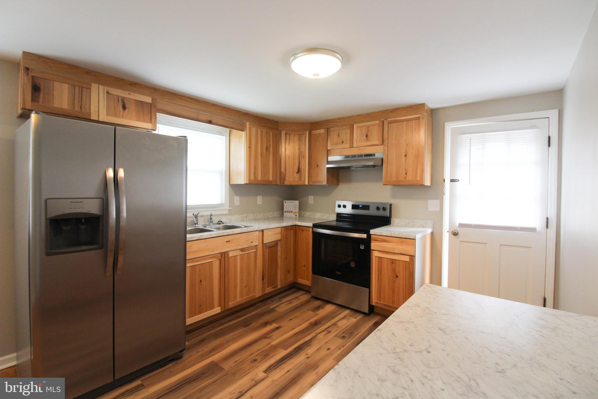 DUTCH LANE - Residential Lease