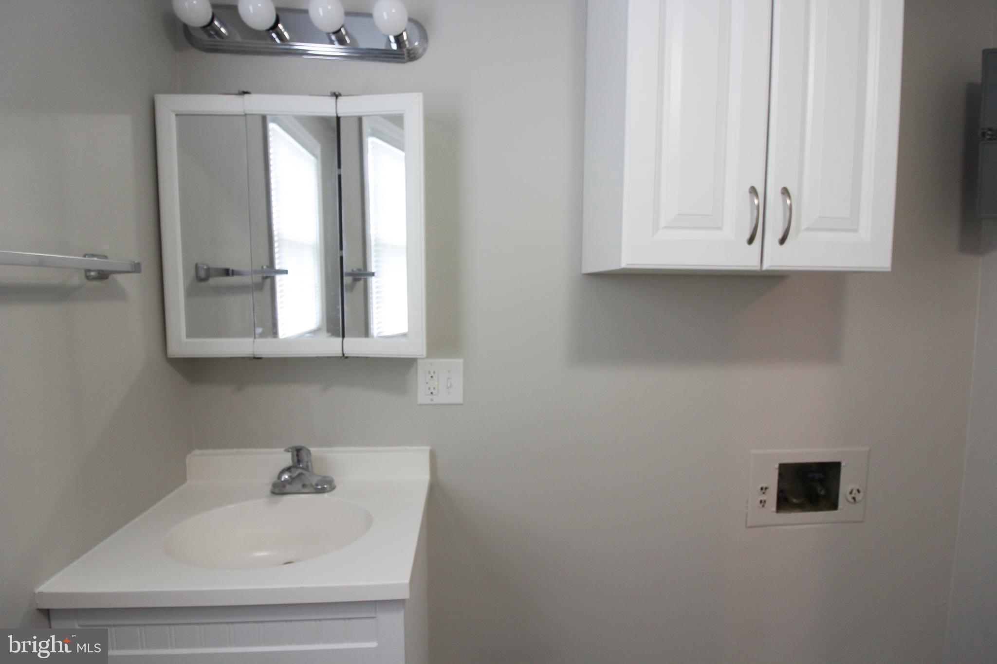 DUTCH LANE - Residential Lease