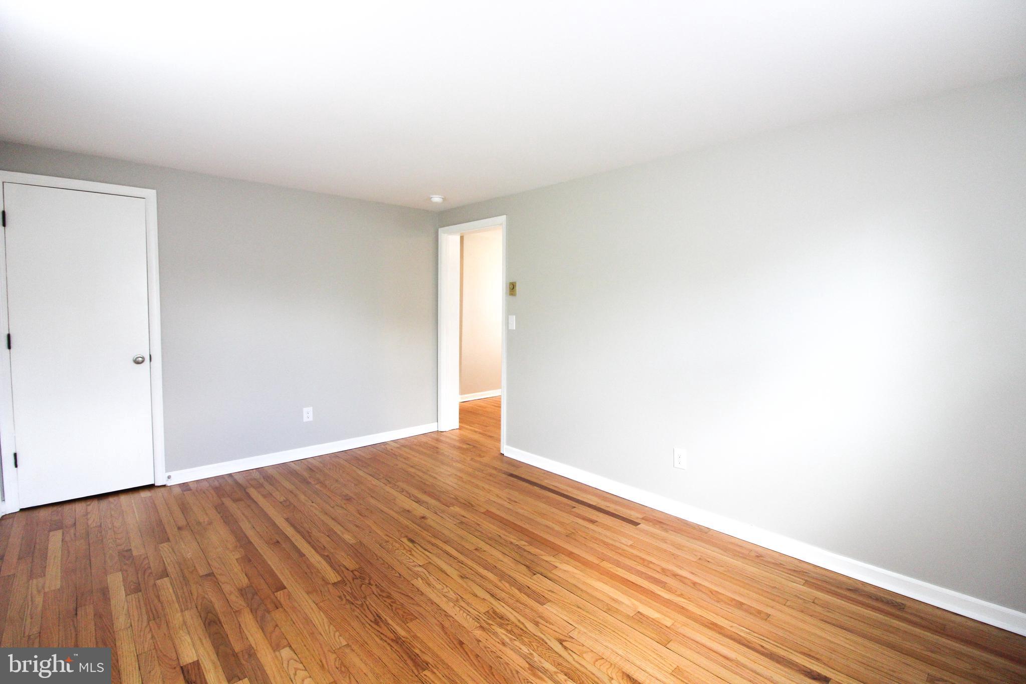 DUTCH LANE - Residential Lease