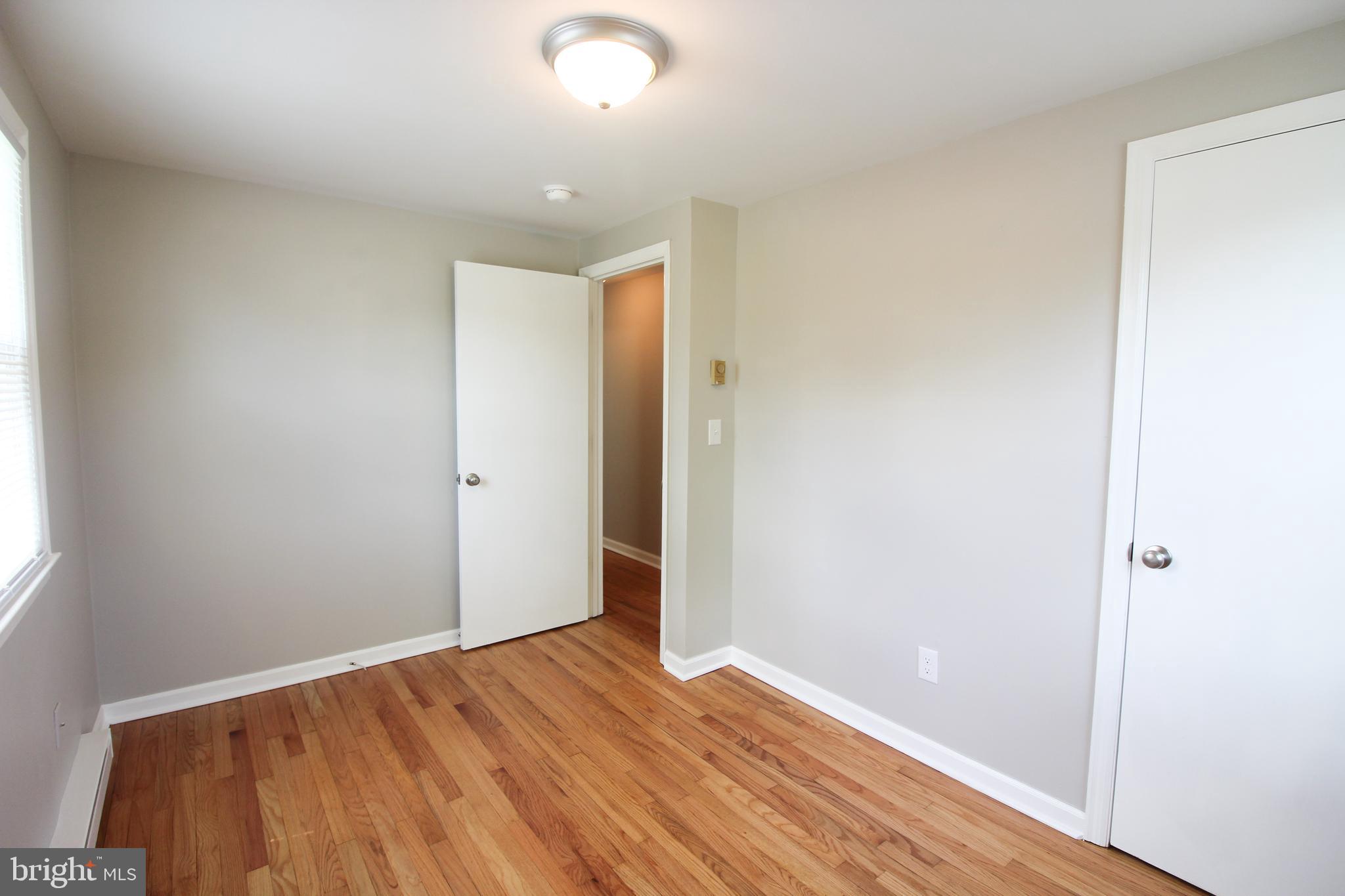 DUTCH LANE - Residential Lease