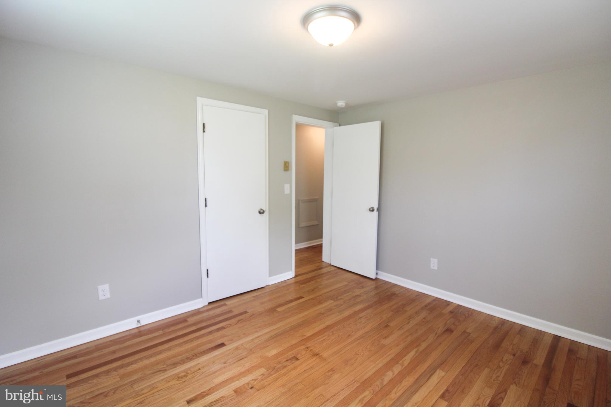 DUTCH LANE - Residential Lease