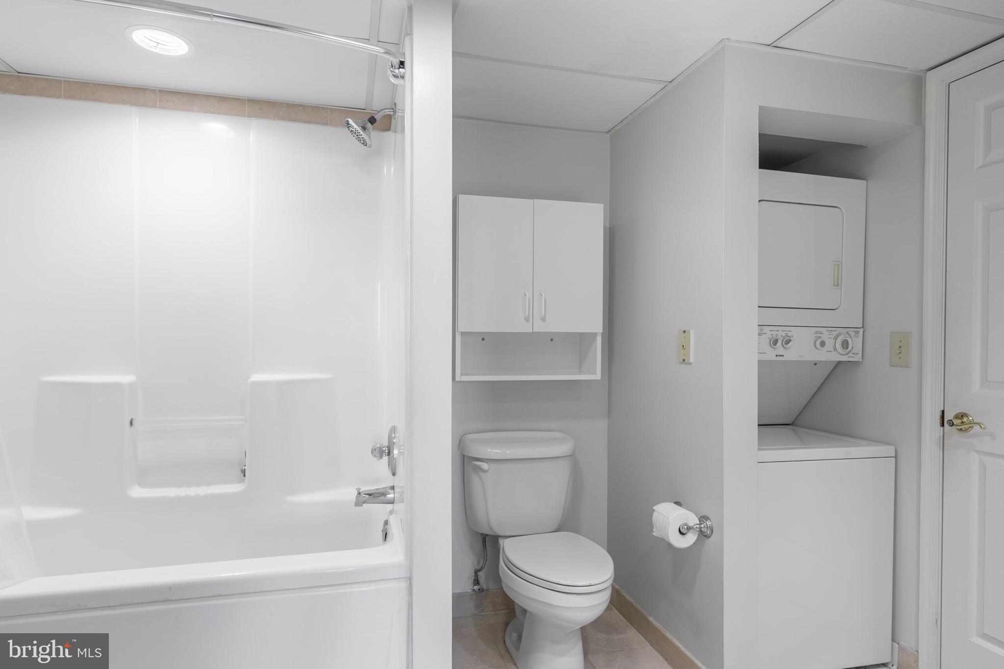 THE WILLIAMSBURG - Residential Lease