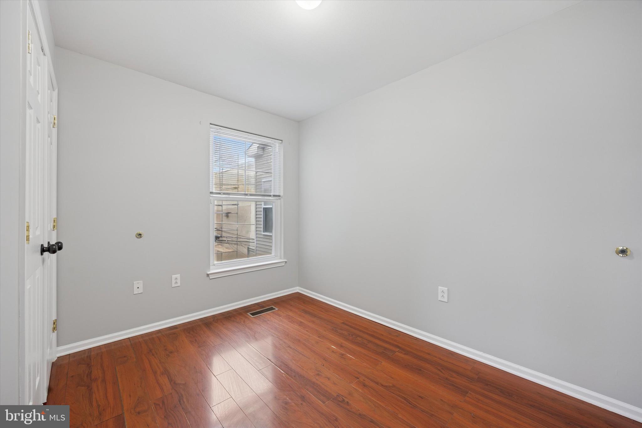 MILL CREEK - Residential