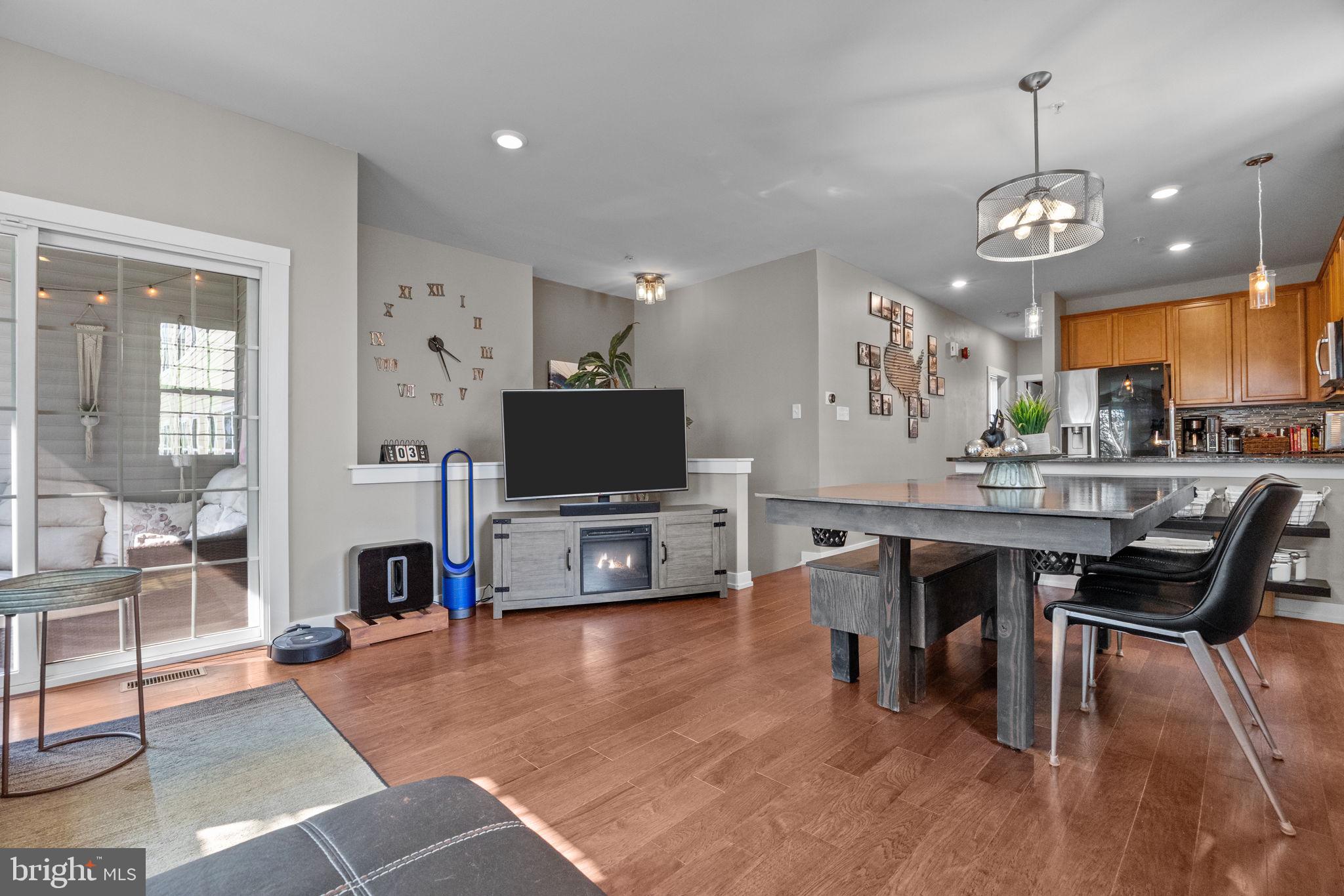 WATERSIDE - Residential