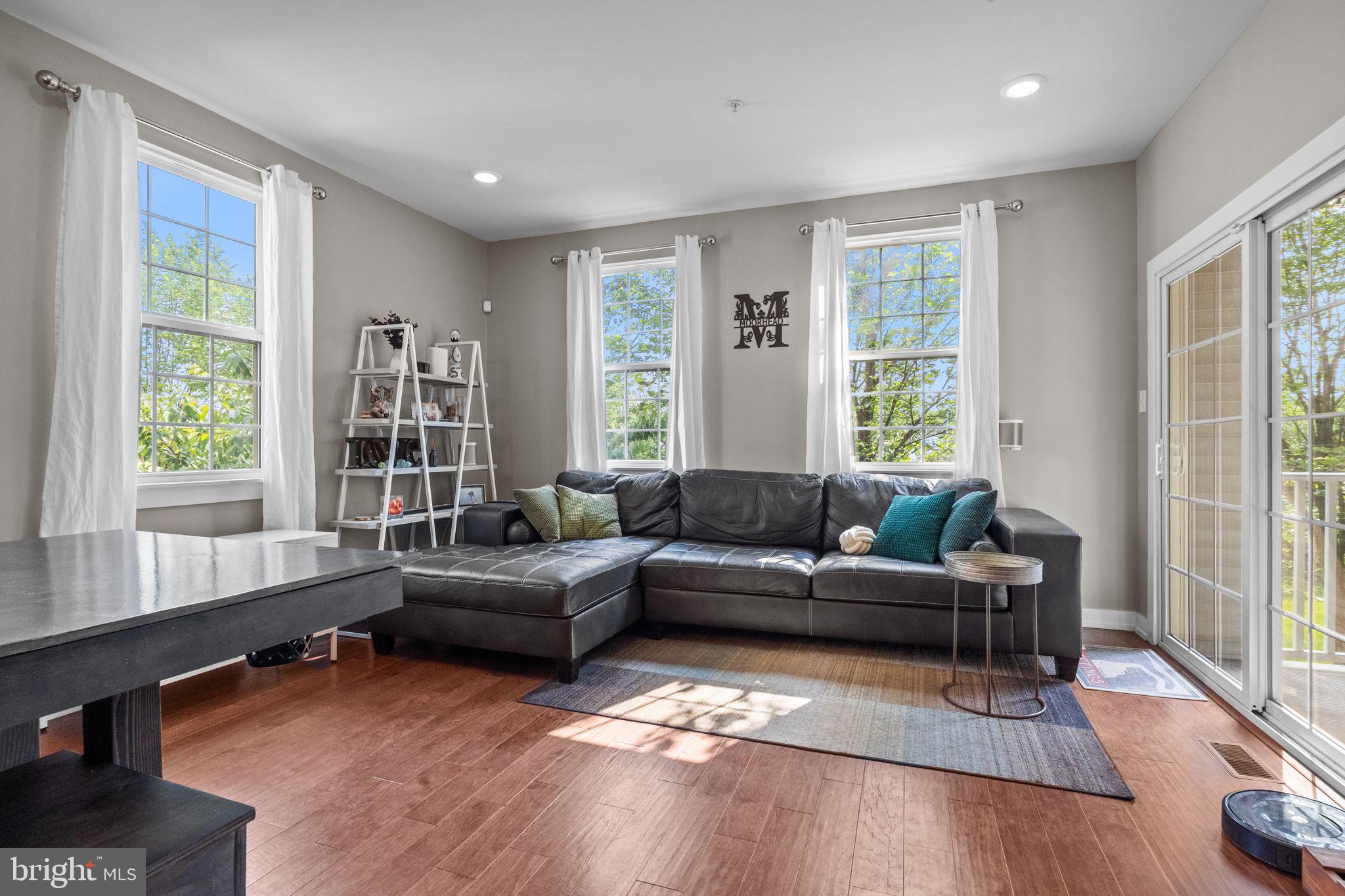 WATERSIDE - Residential