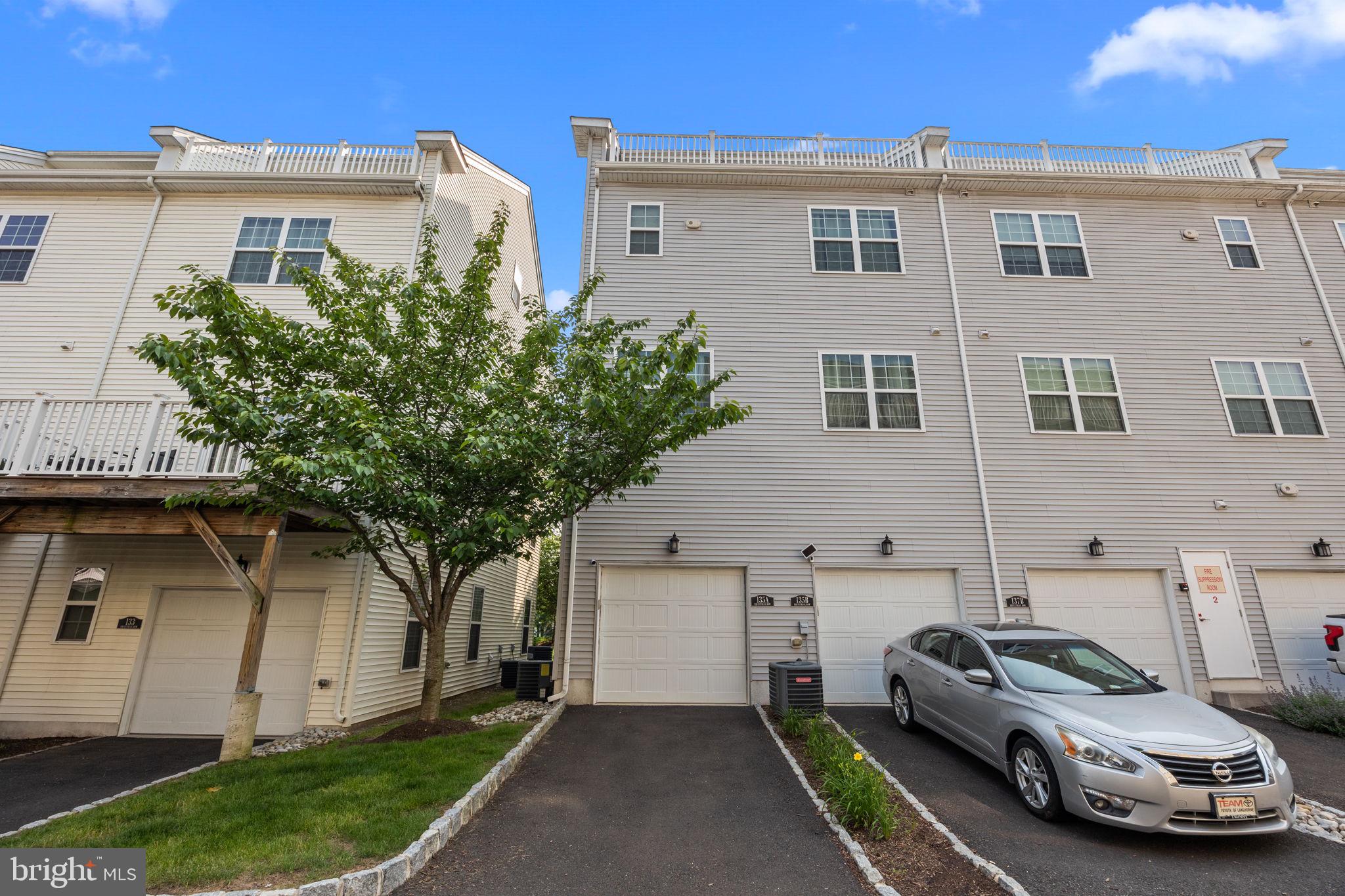 WATERSIDE - Residential