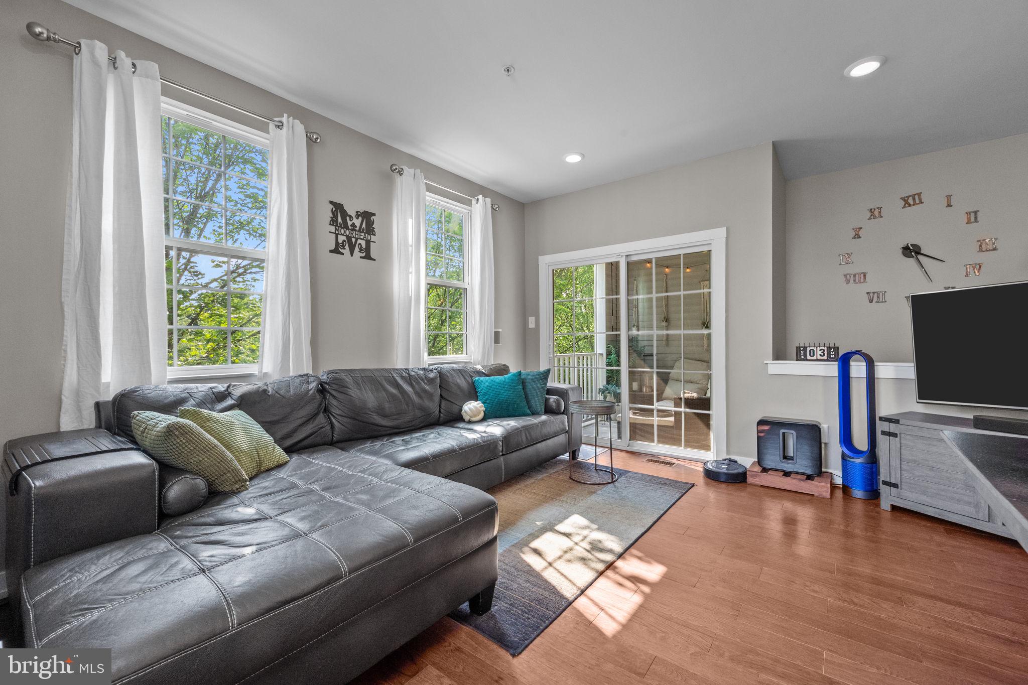 WATERSIDE - Residential