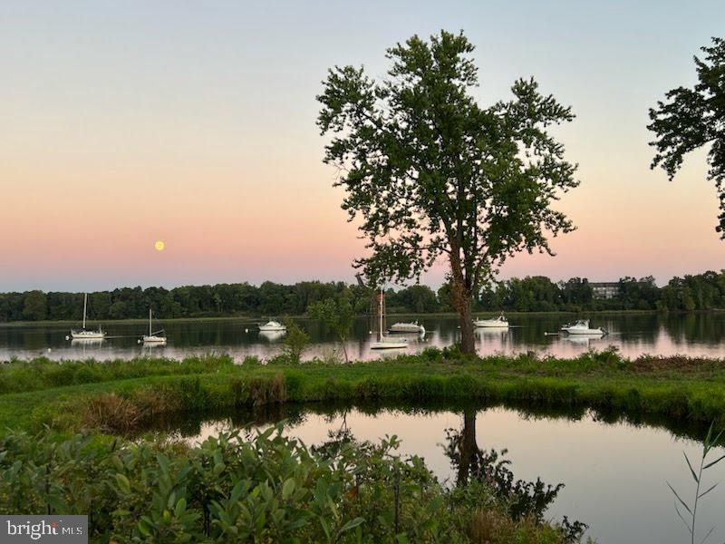 WATERSIDE - Residential
