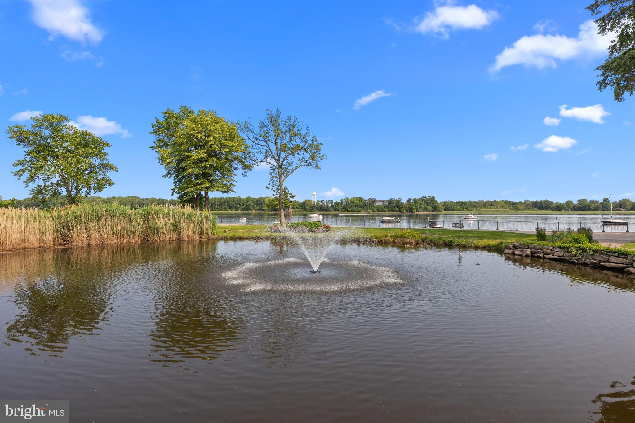 WATERSIDE - Residential