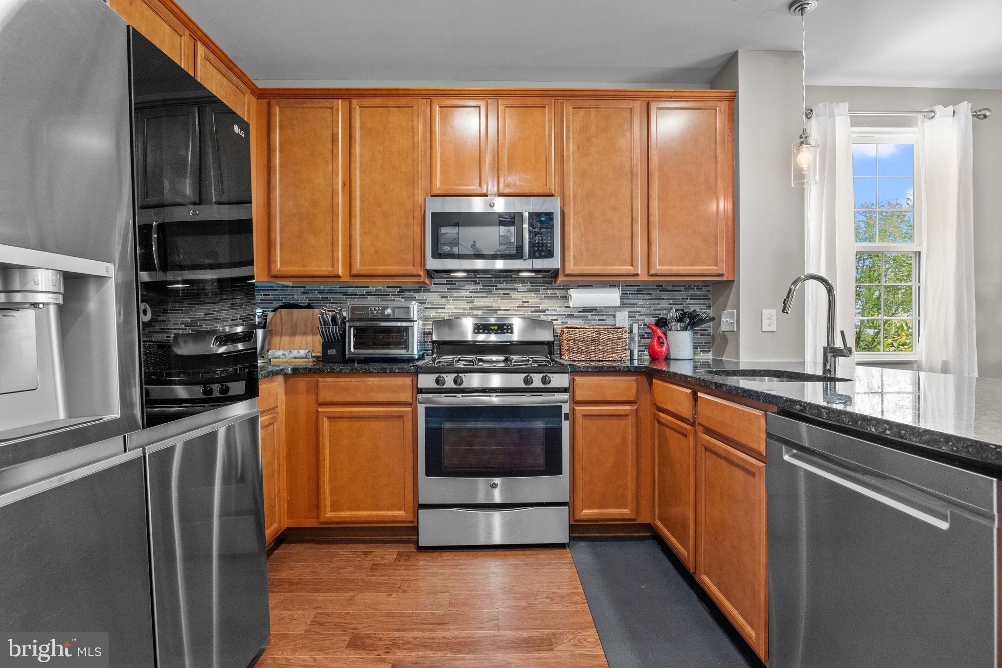 WATERSIDE - Residential