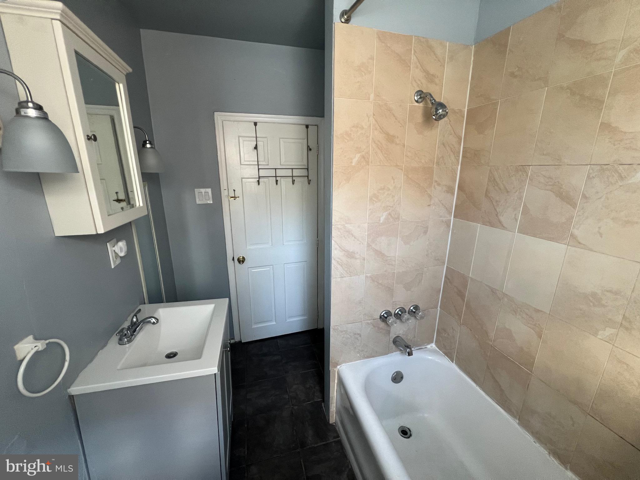 FRANKFORD - Residential Lease