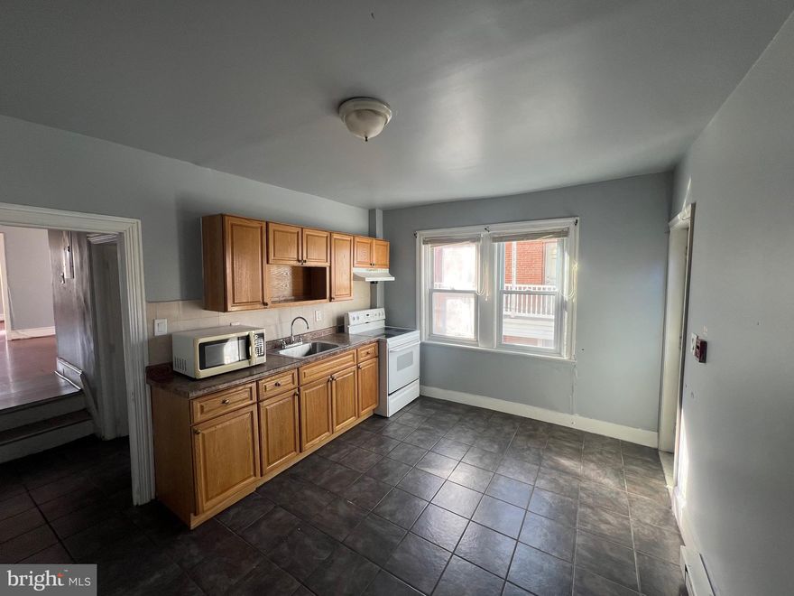 This spacious second-floor, one-bedroom apartment at 1705 Harrison St offers a bright and inviting living space with beautiful hardwood floors throughout. The floor plan creates a seamless flow between the living and dining areas, making the space feel airy and comfortable. Large windows allow for plenty of natural light, enhancing the warm and welcoming atmosphere.

Located in a semi-detached triplex, this unit provides easy access to public transportation, as well as the shops and restaurants along Frankford Avenue. The neighborhood offers a perfect blend of convenience and residential charm.

If you’re looking for a well-located, stylish, and comfortable home, this second-floor unit is a fantastic choice.