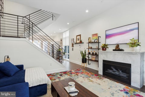 Townhouse For Rent - 602 N 5th Street #1<br/> PHILADELPHIA, PA 19123