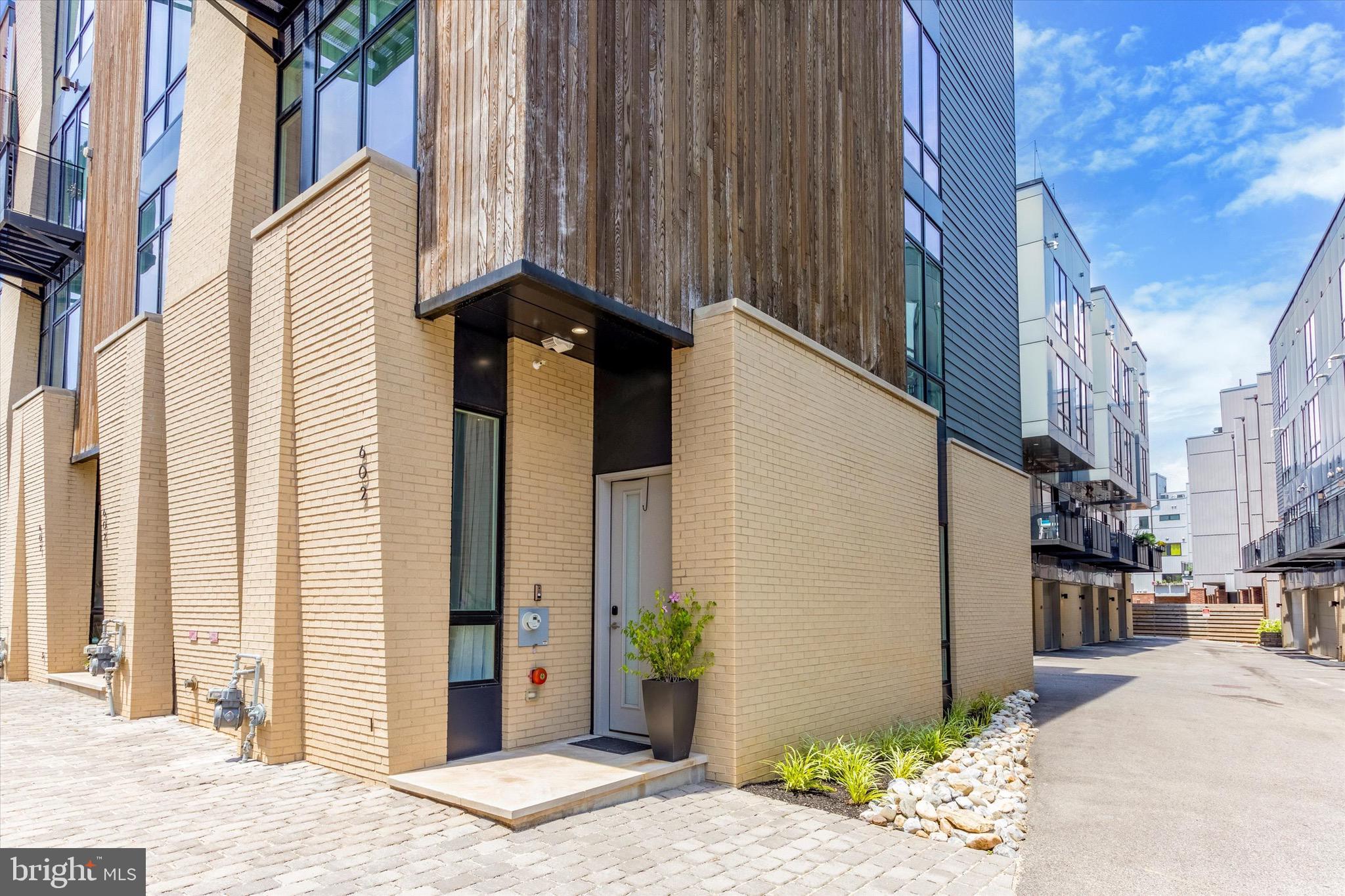 602 N 5TH STREET 1