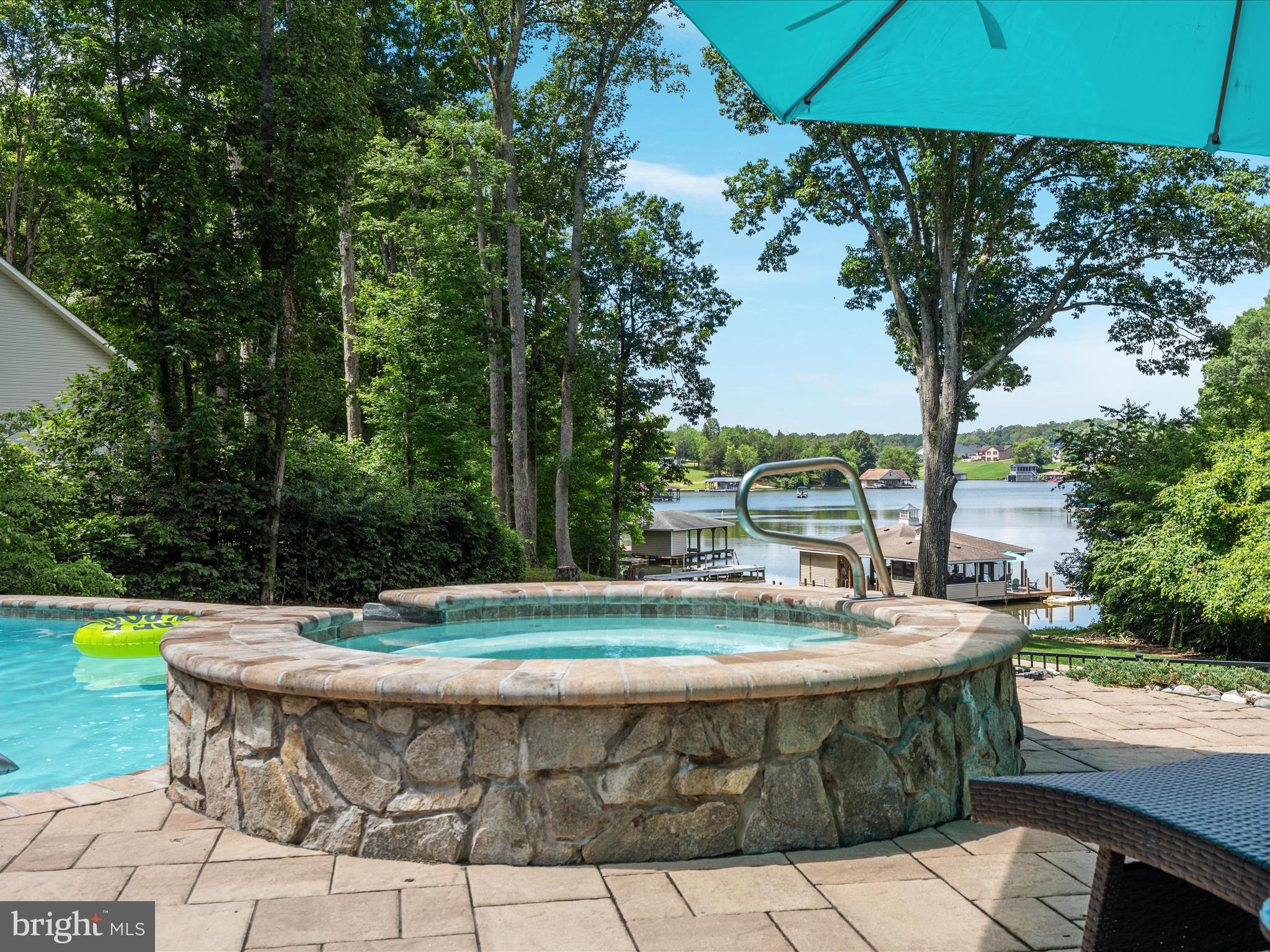 SUNRISE BAY - Residential