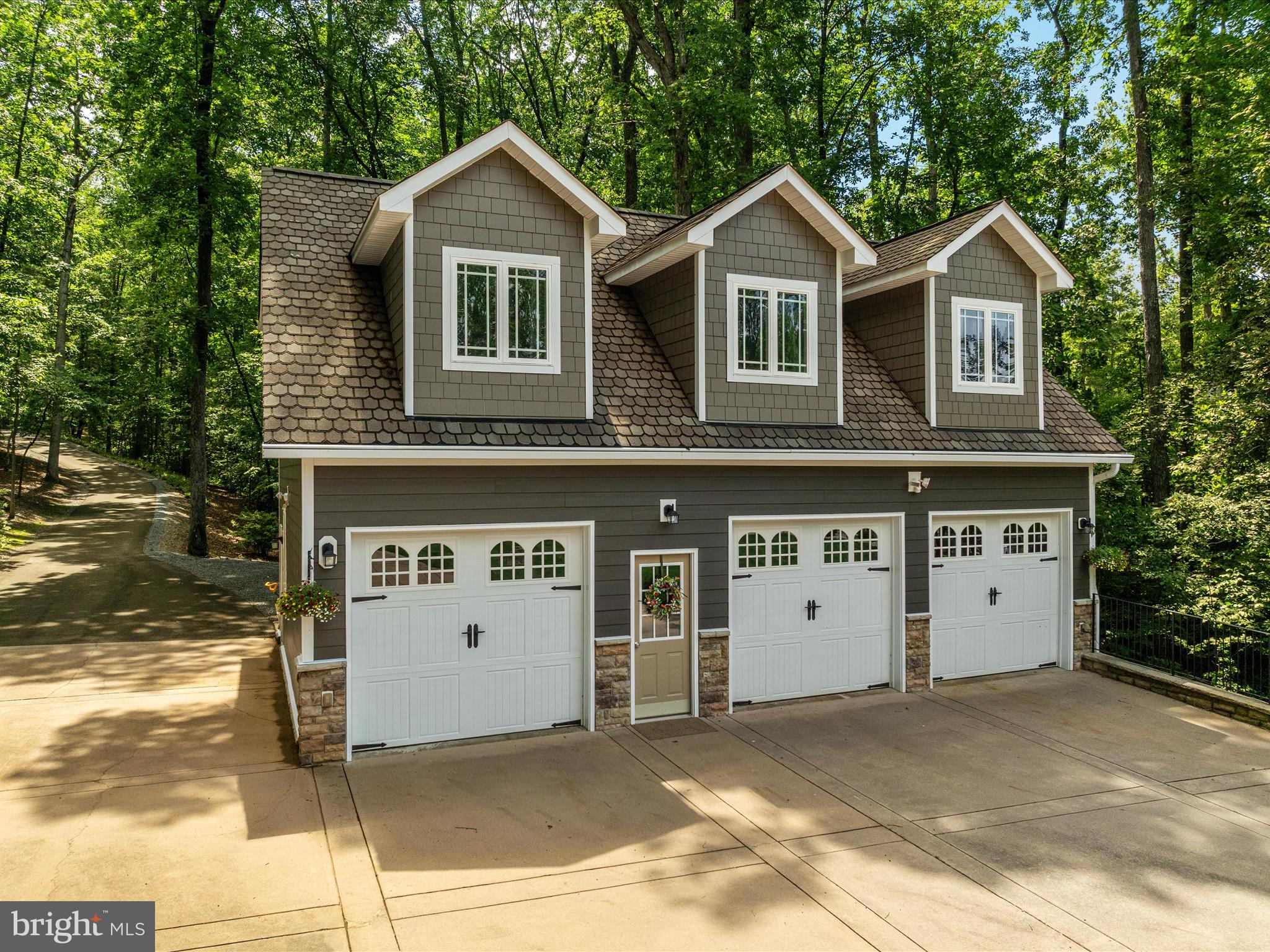6723 WATER VIEW LANE