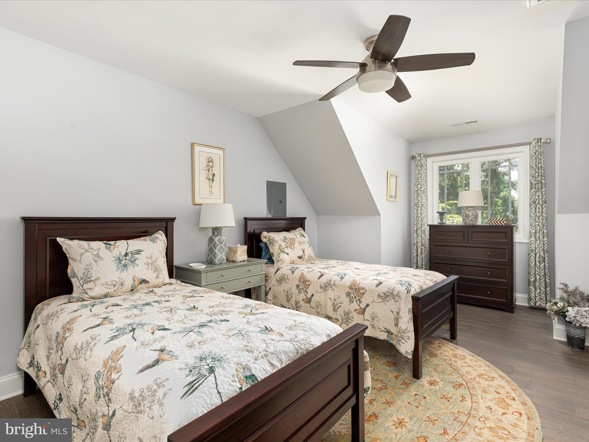 SUNRISE BAY - Residential