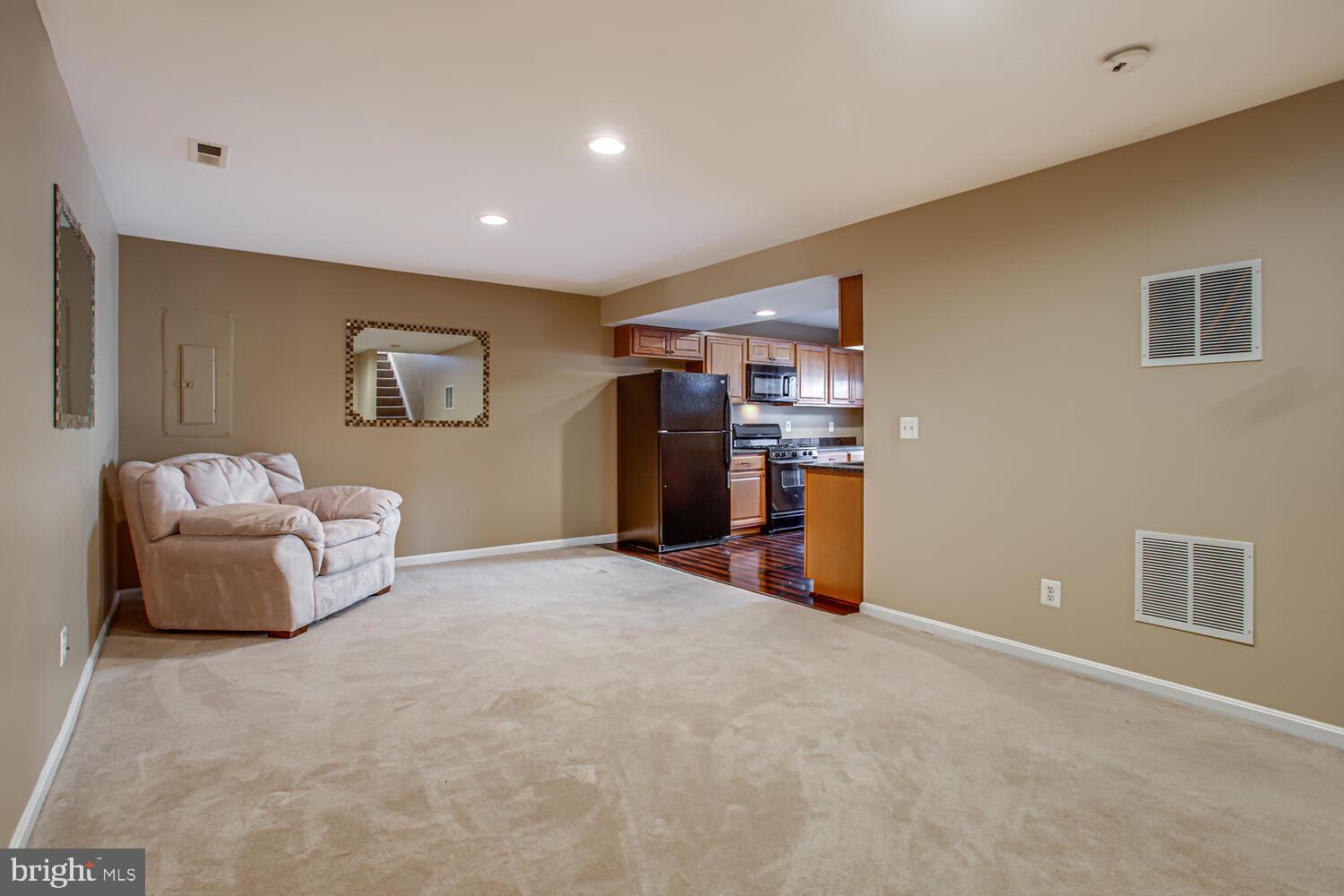 PARKWAY WEST - Residential