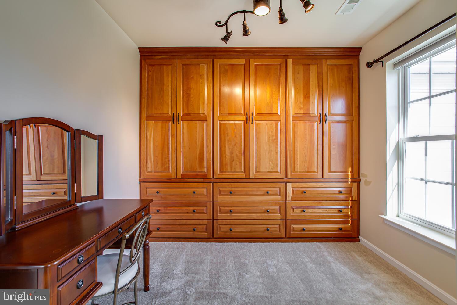 PARKWAY WEST - Residential