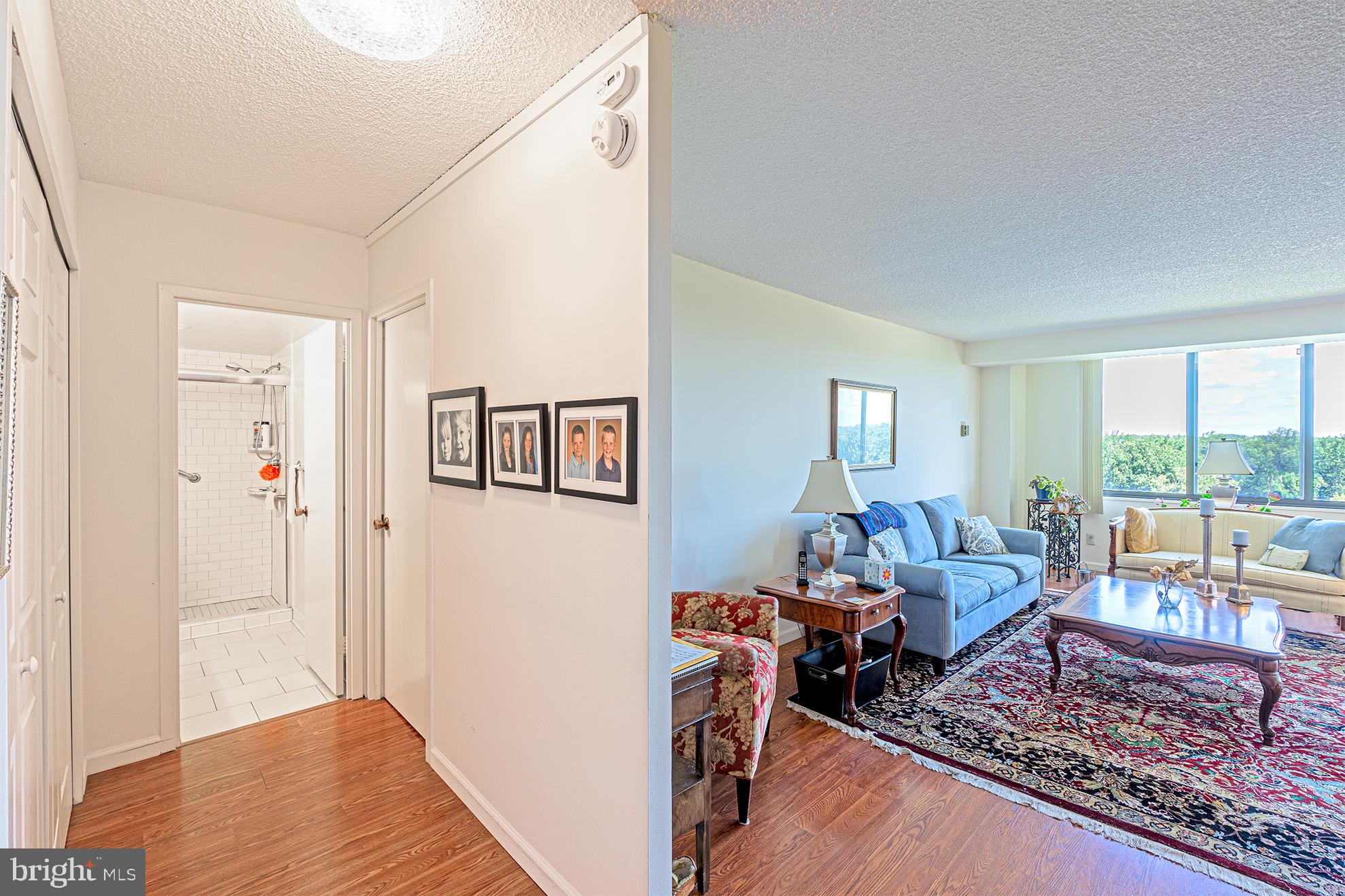 PROMENADE TOWERS - Residential Lease