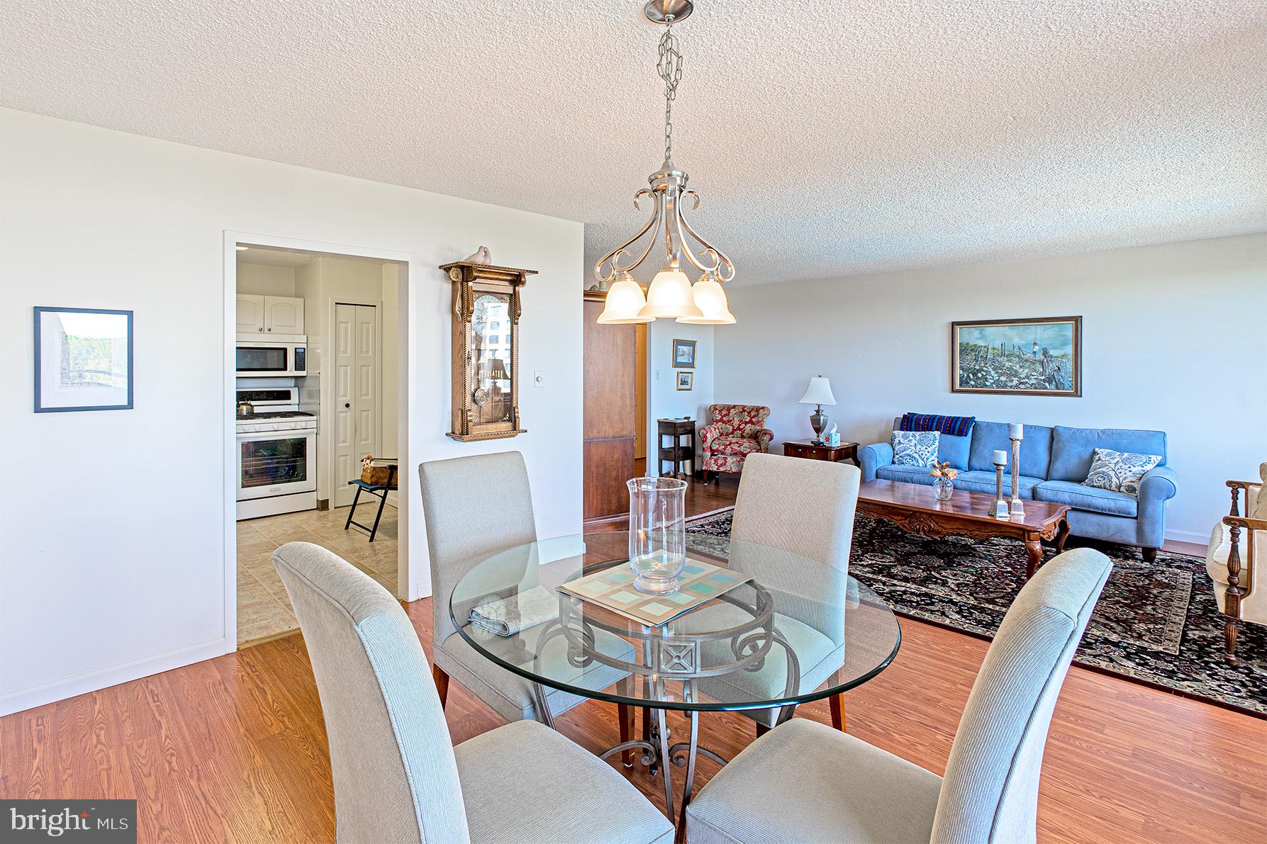 PROMENADE TOWERS - Residential Lease