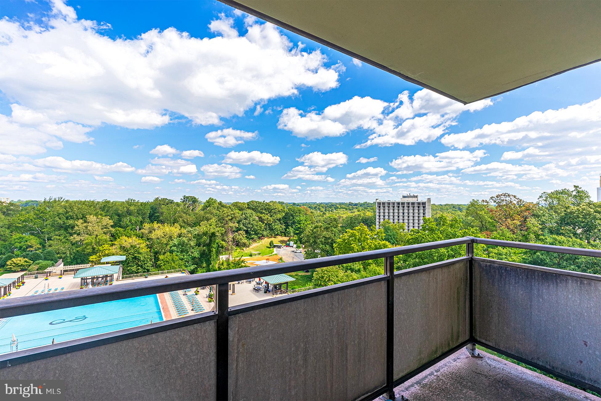 PROMENADE TOWERS - Residential Lease