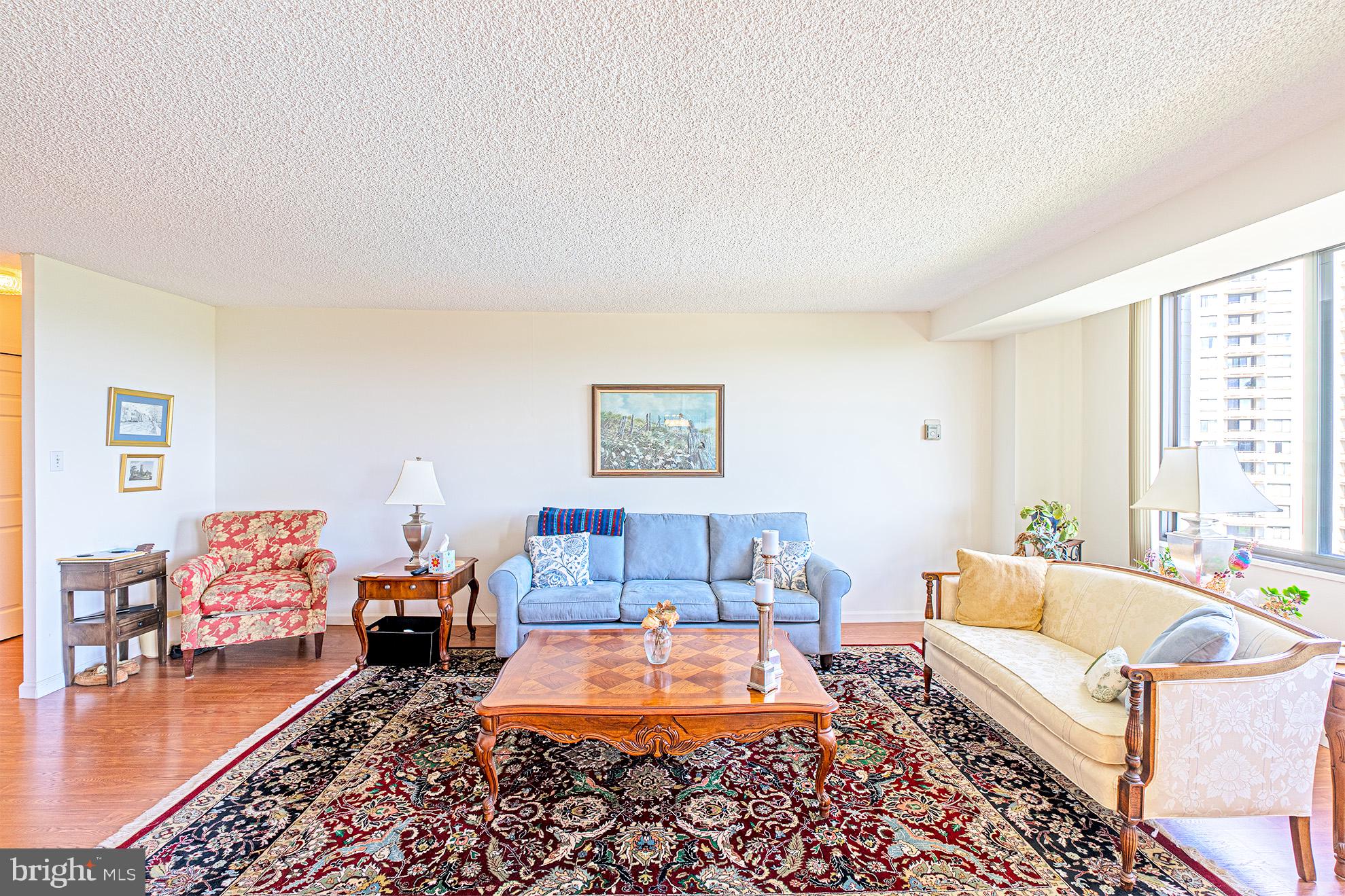 PROMENADE TOWERS - Residential Lease