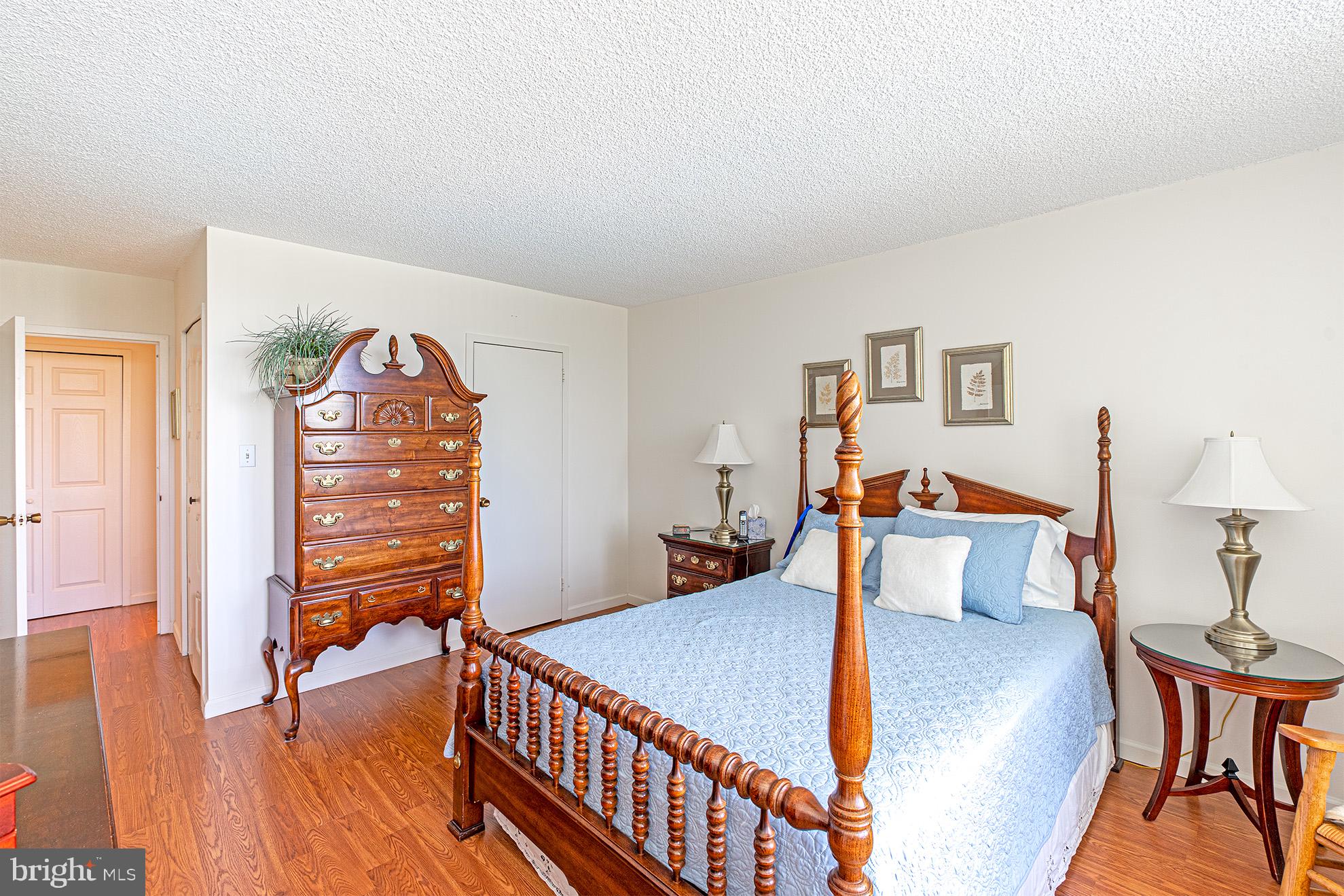 PROMENADE TOWERS - Residential Lease