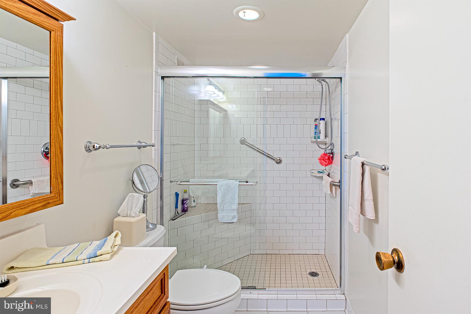 PROMENADE TOWERS - Residential Lease