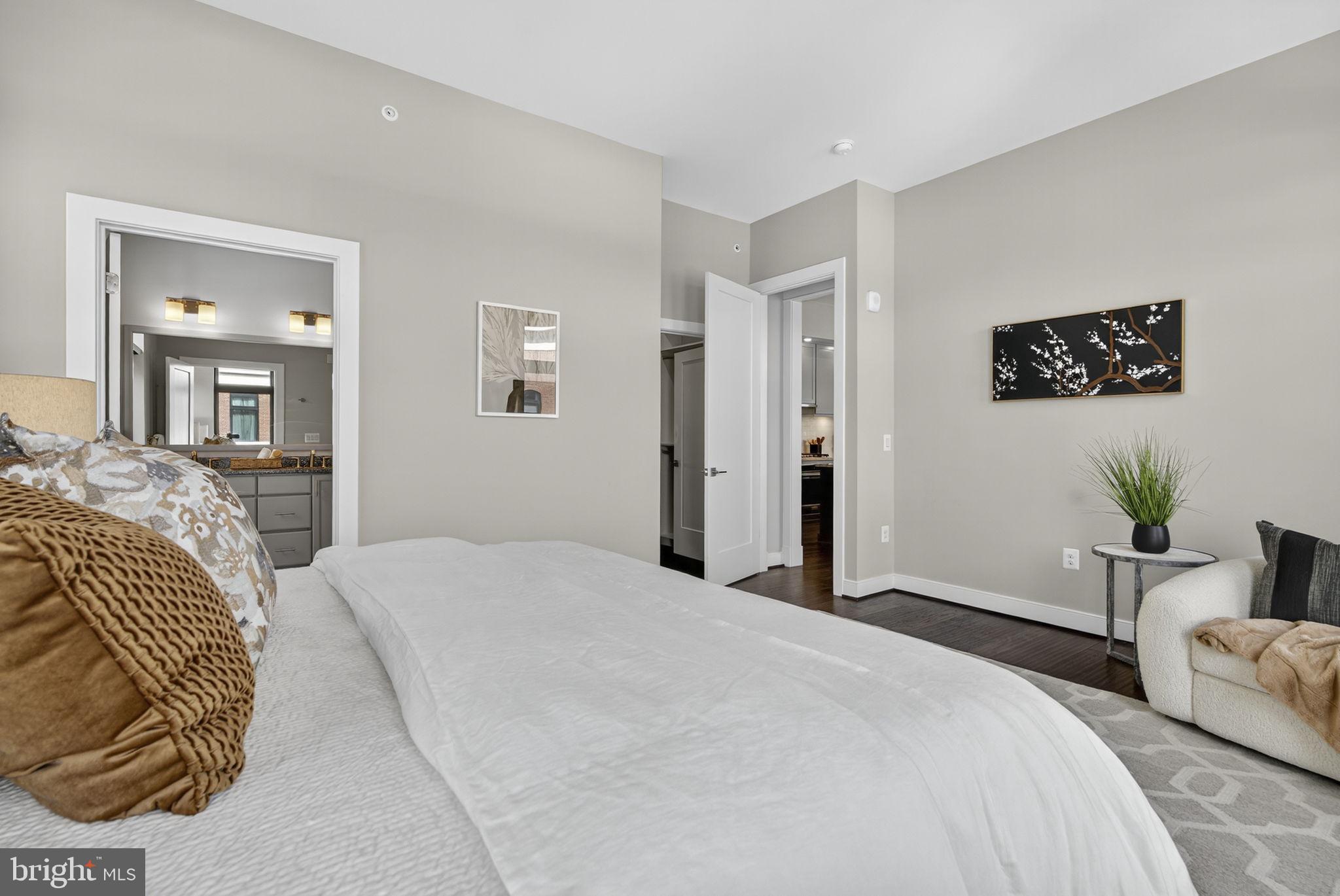 KING STREET STATION CONDO - Residential