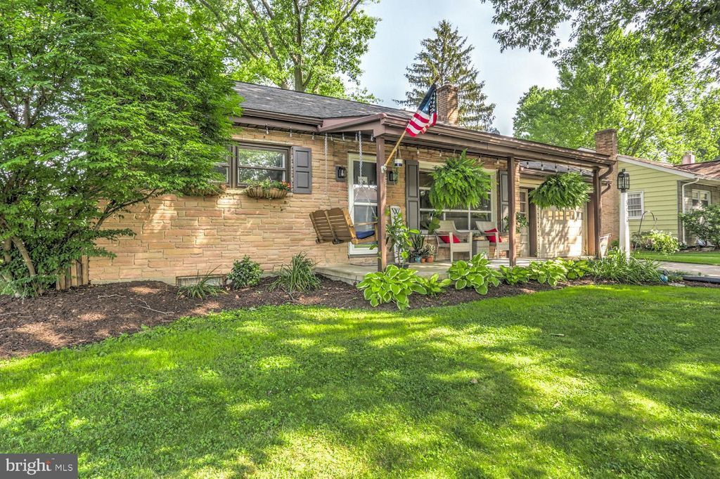 Photo of 350 W END AVE, MANHEIM, PA 17545 (MLS # PALA2037696)