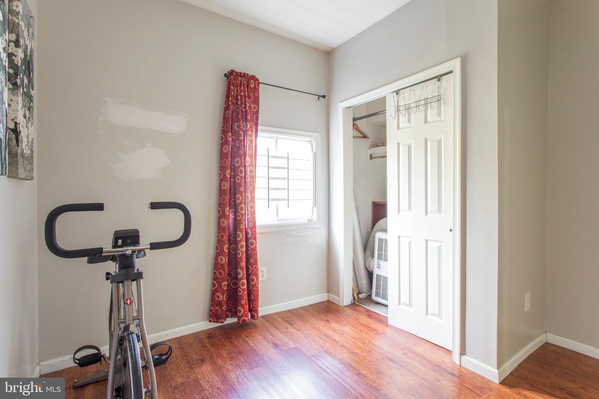 POINT BREEZE - Residential