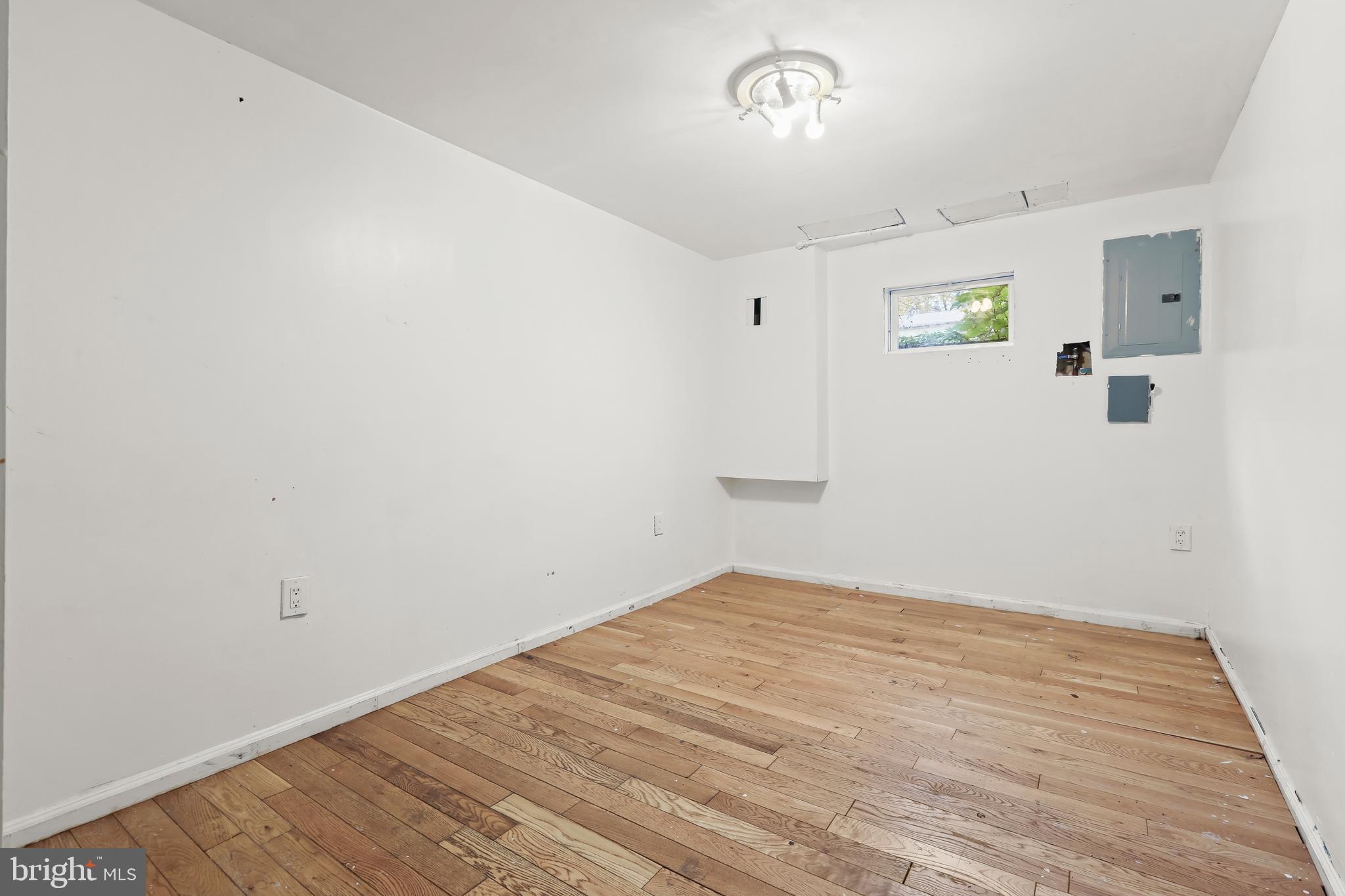 KENT VILLAGE - Residential