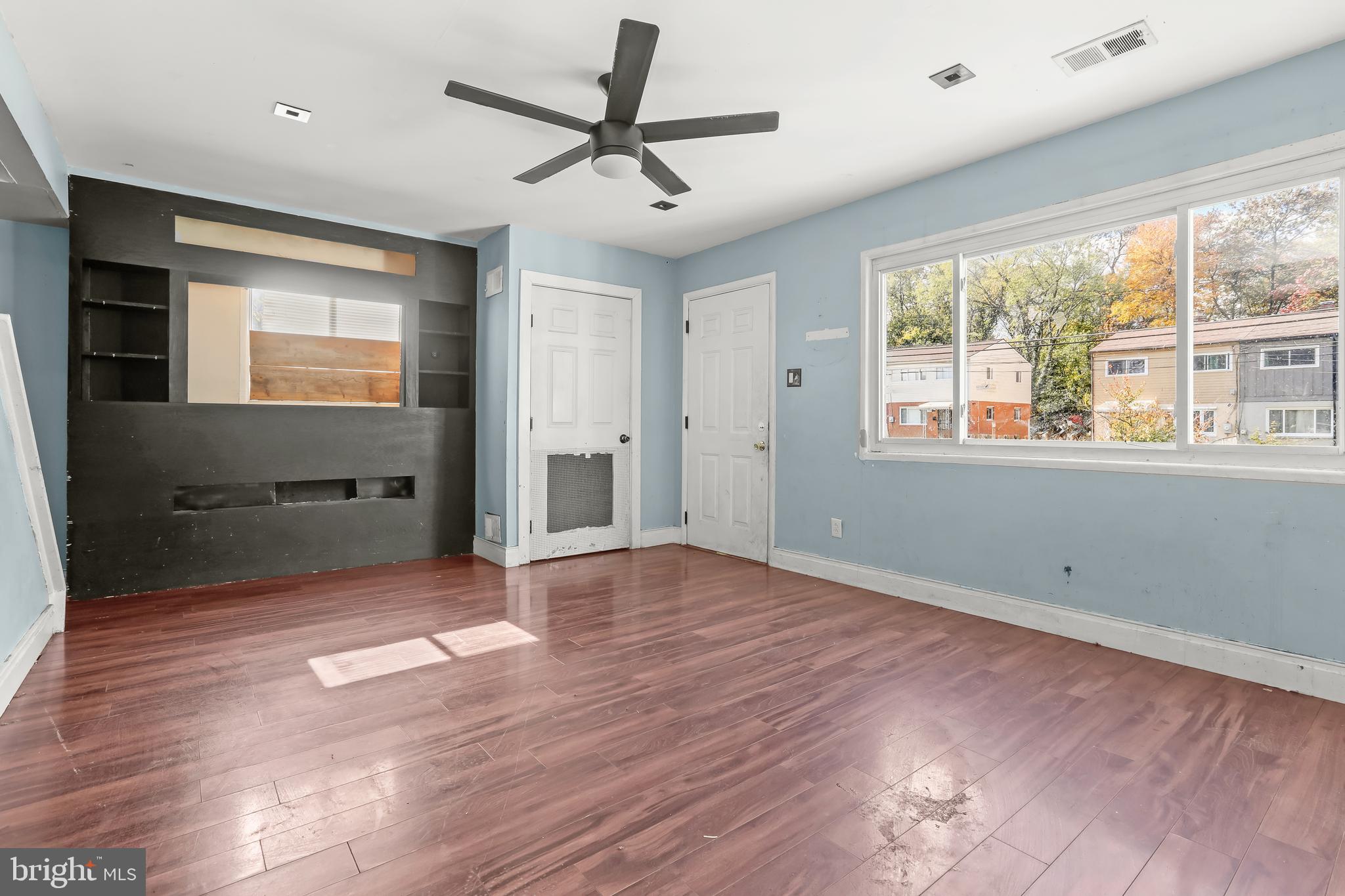 KENT VILLAGE - Residential