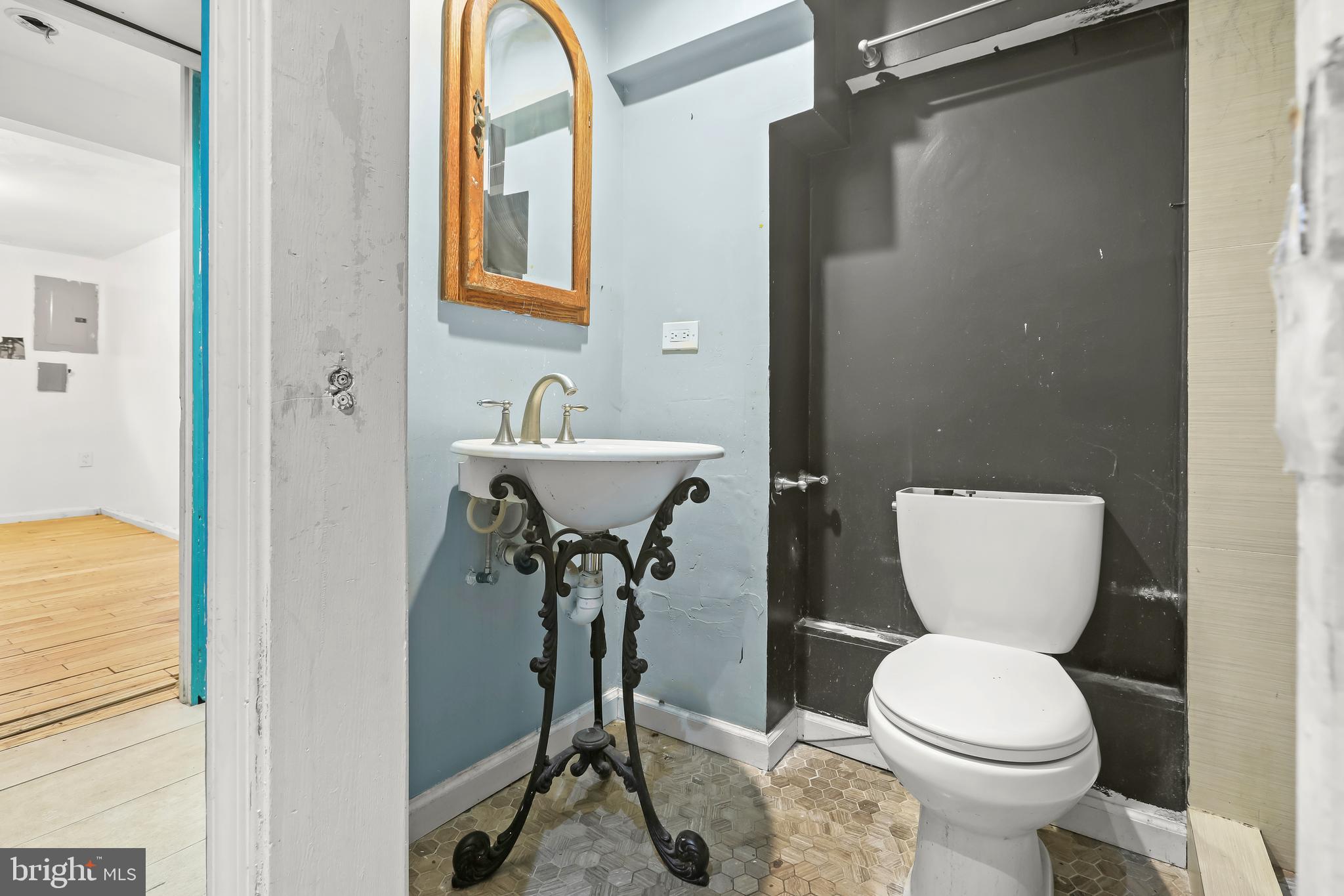 KENT VILLAGE - Residential