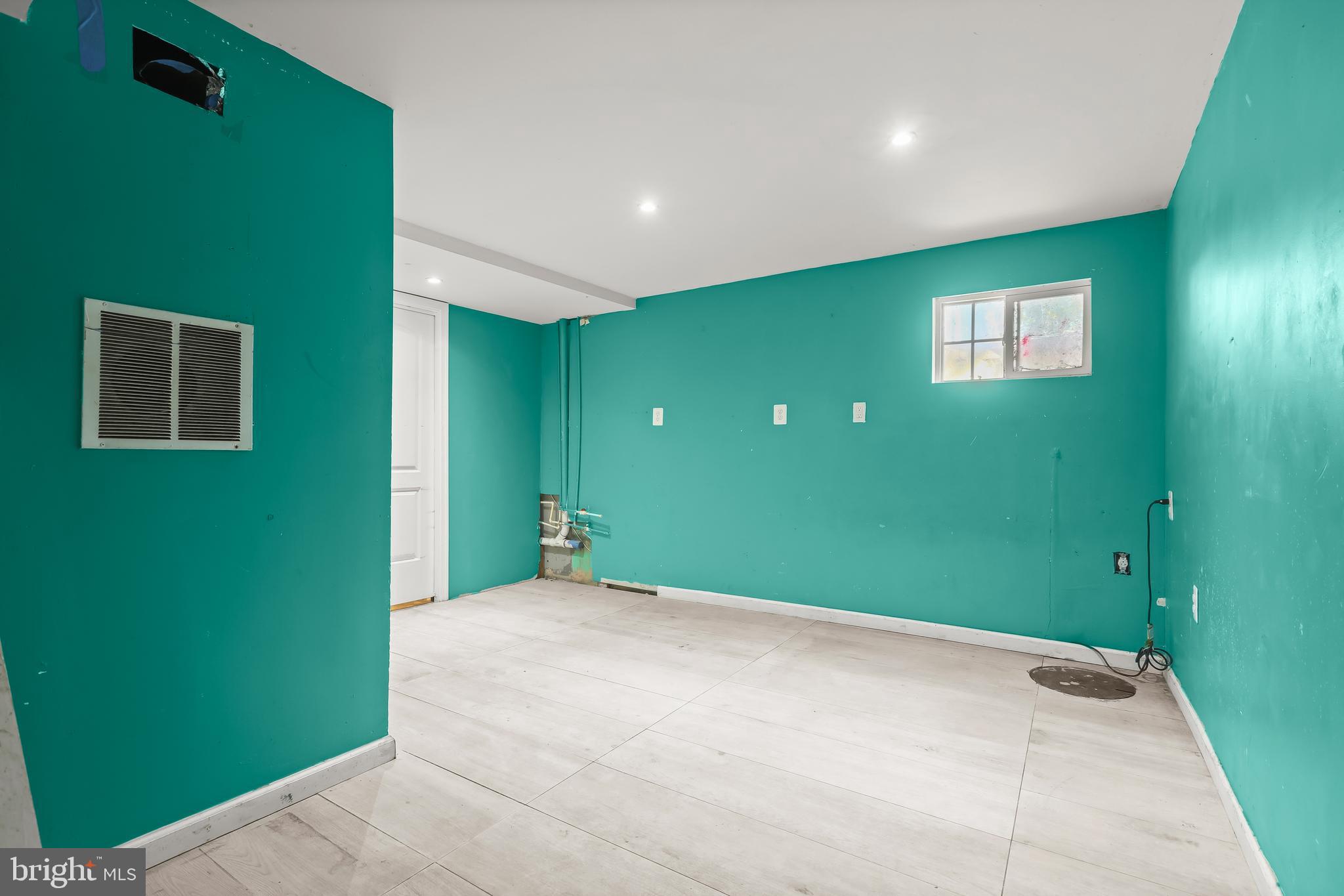 KENT VILLAGE - Residential