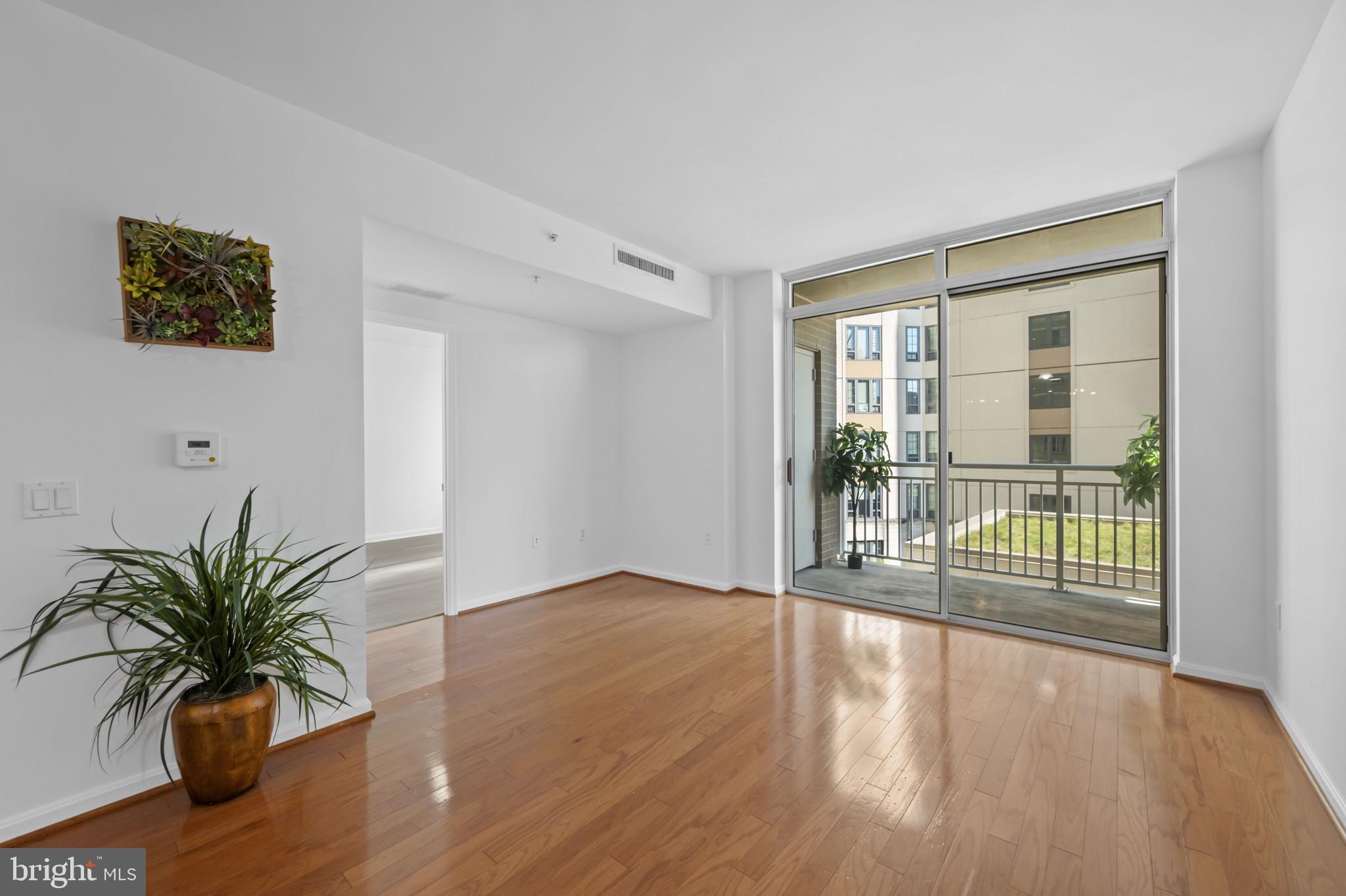 930 WAYNE AVENUE 401