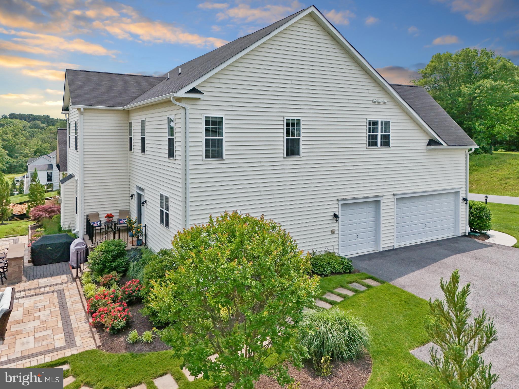2114 WINTON COURT