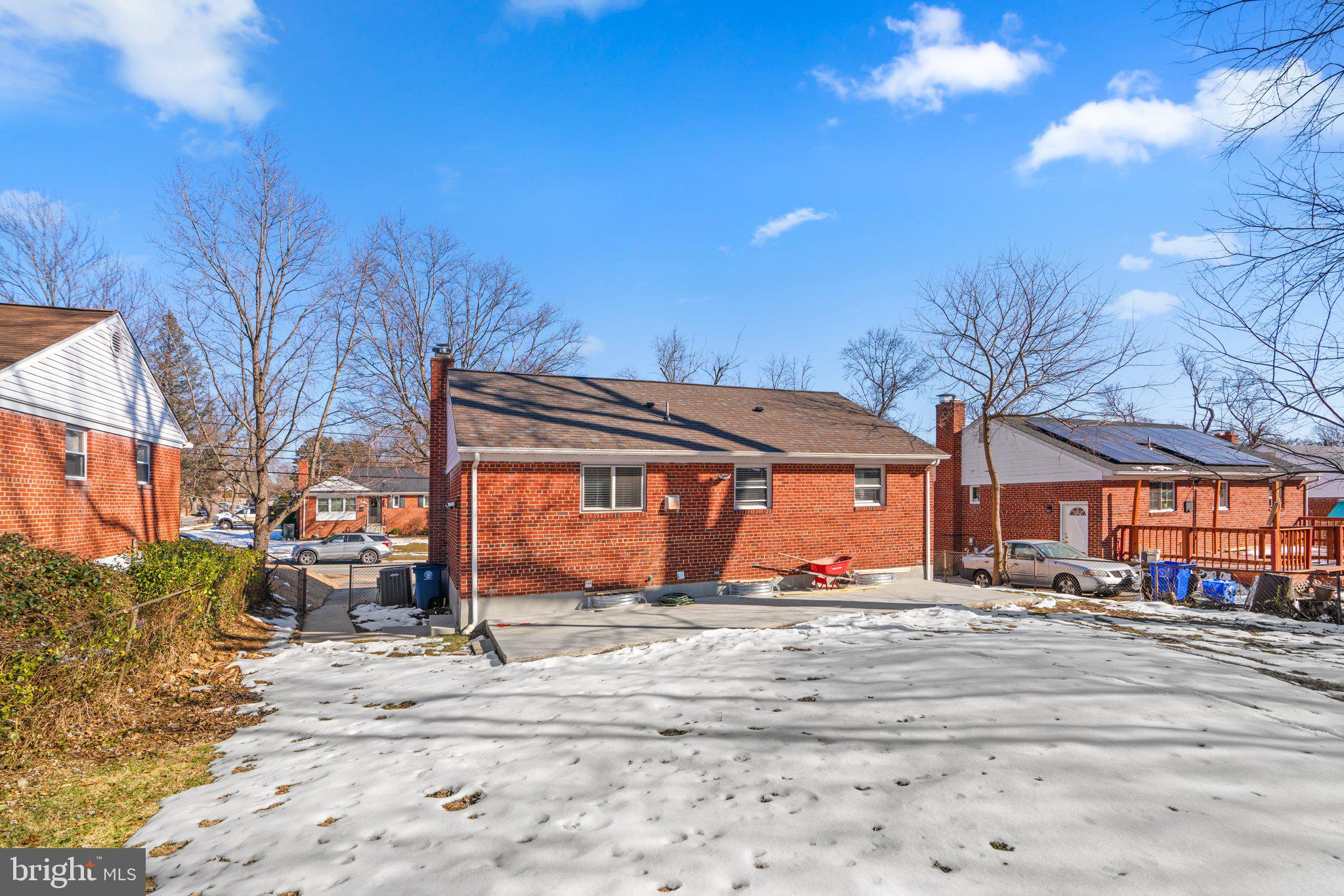 CONNECTICUT AVENUE ESTATES - Residential Lease