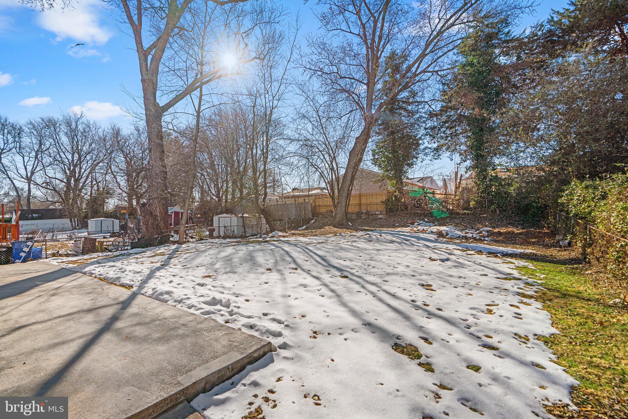 CONNECTICUT AVENUE ESTATES - Residential Lease