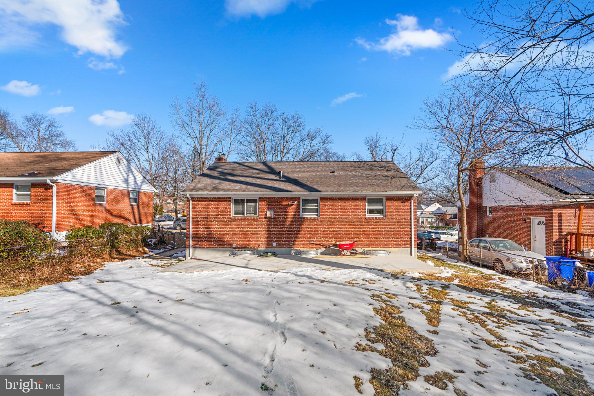 CONNECTICUT AVENUE ESTATES - Residential Lease