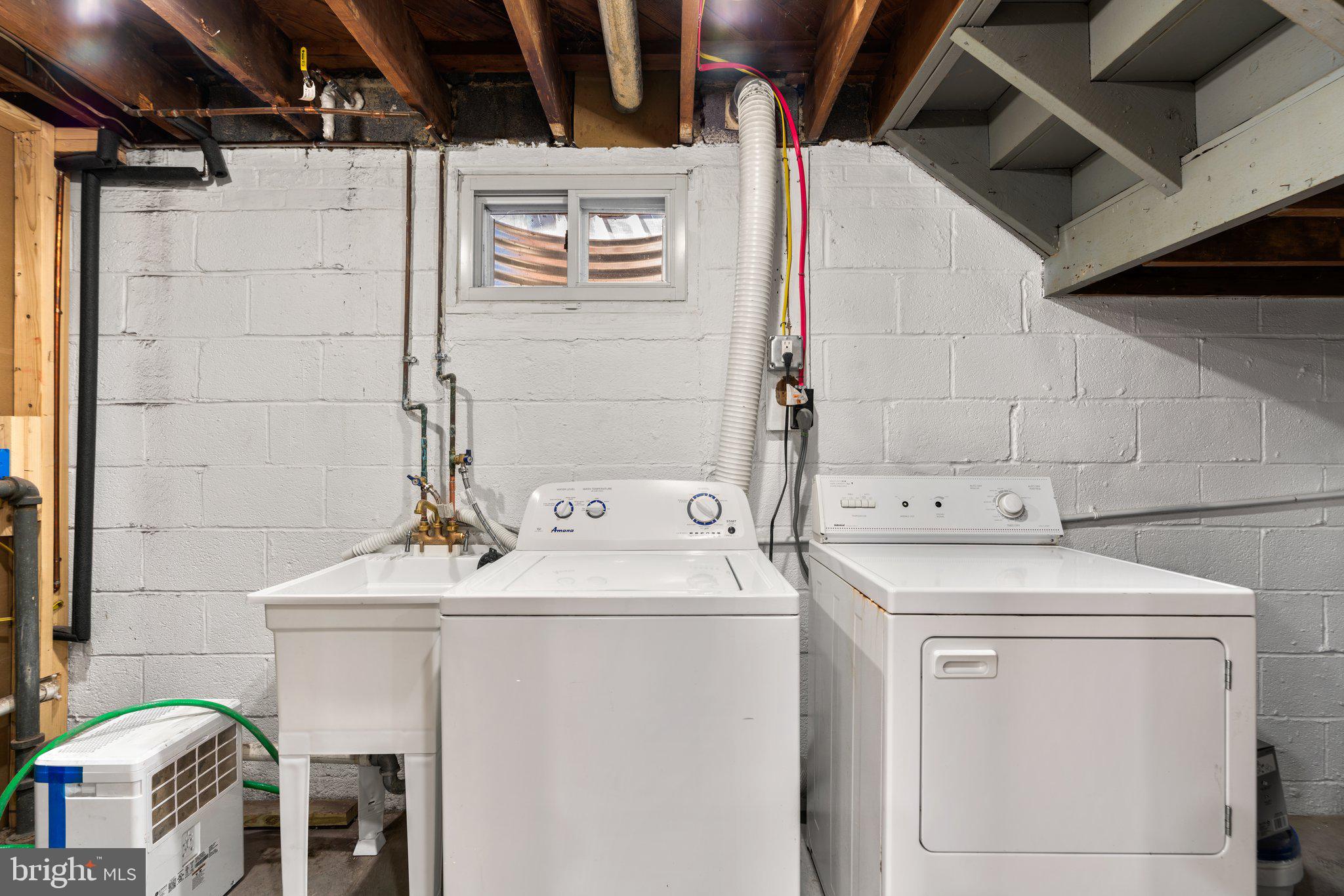 CONNECTICUT AVENUE ESTATES - Residential Lease