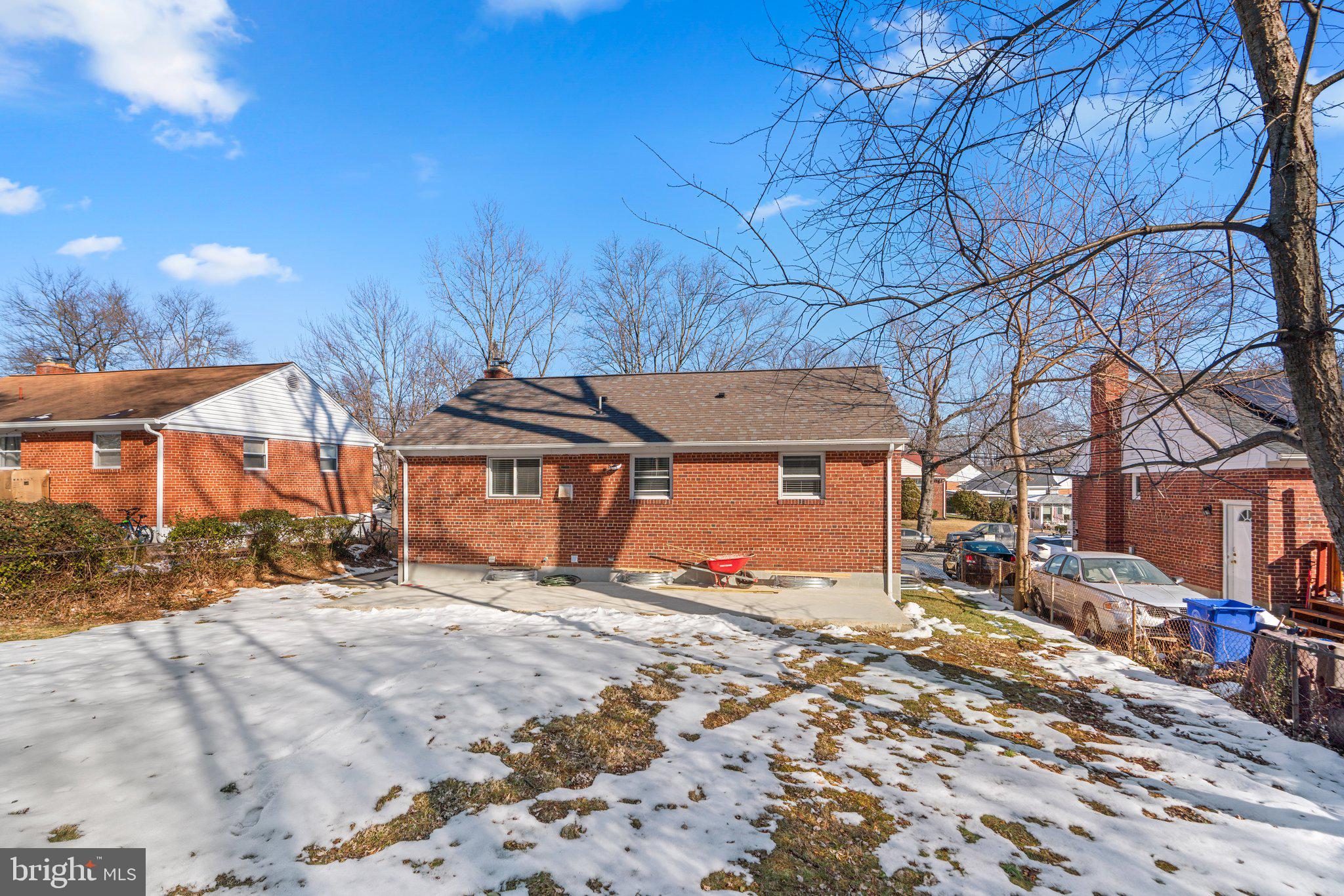 CONNECTICUT AVENUE ESTATES - Residential Lease