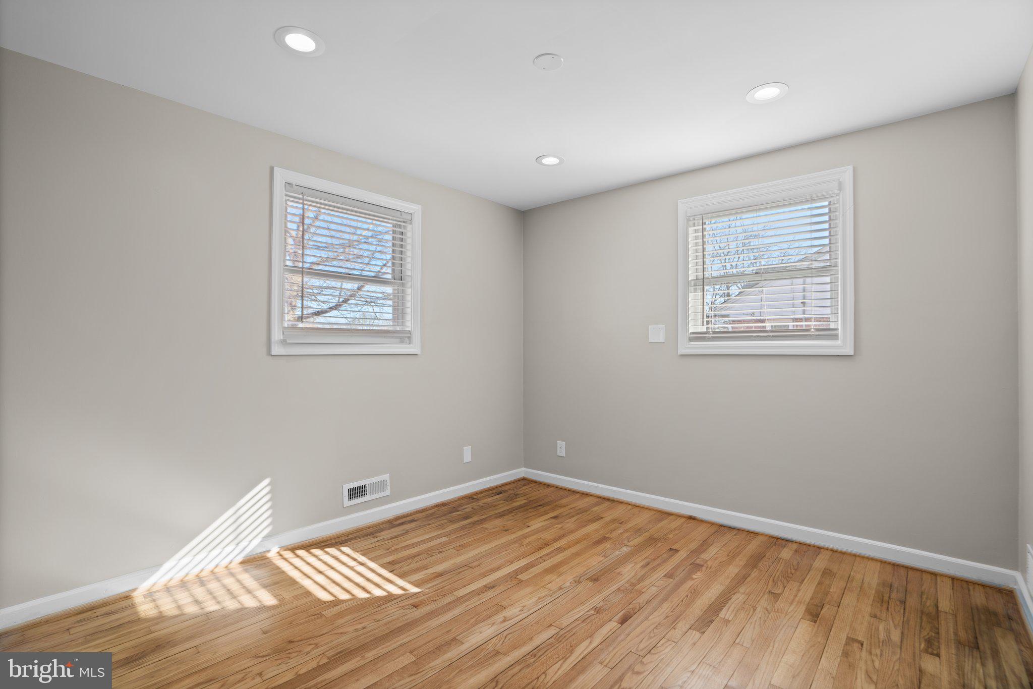 CONNECTICUT AVENUE ESTATES - Residential Lease