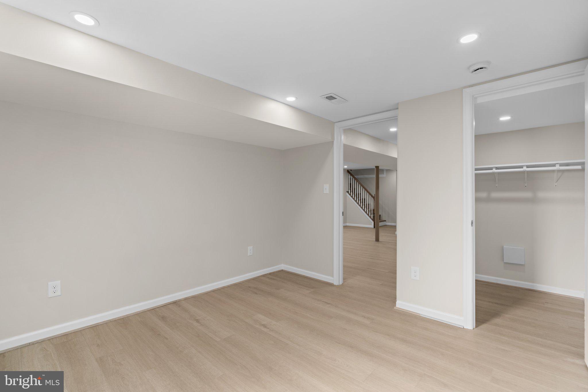 CONNECTICUT AVENUE ESTATES - Residential Lease